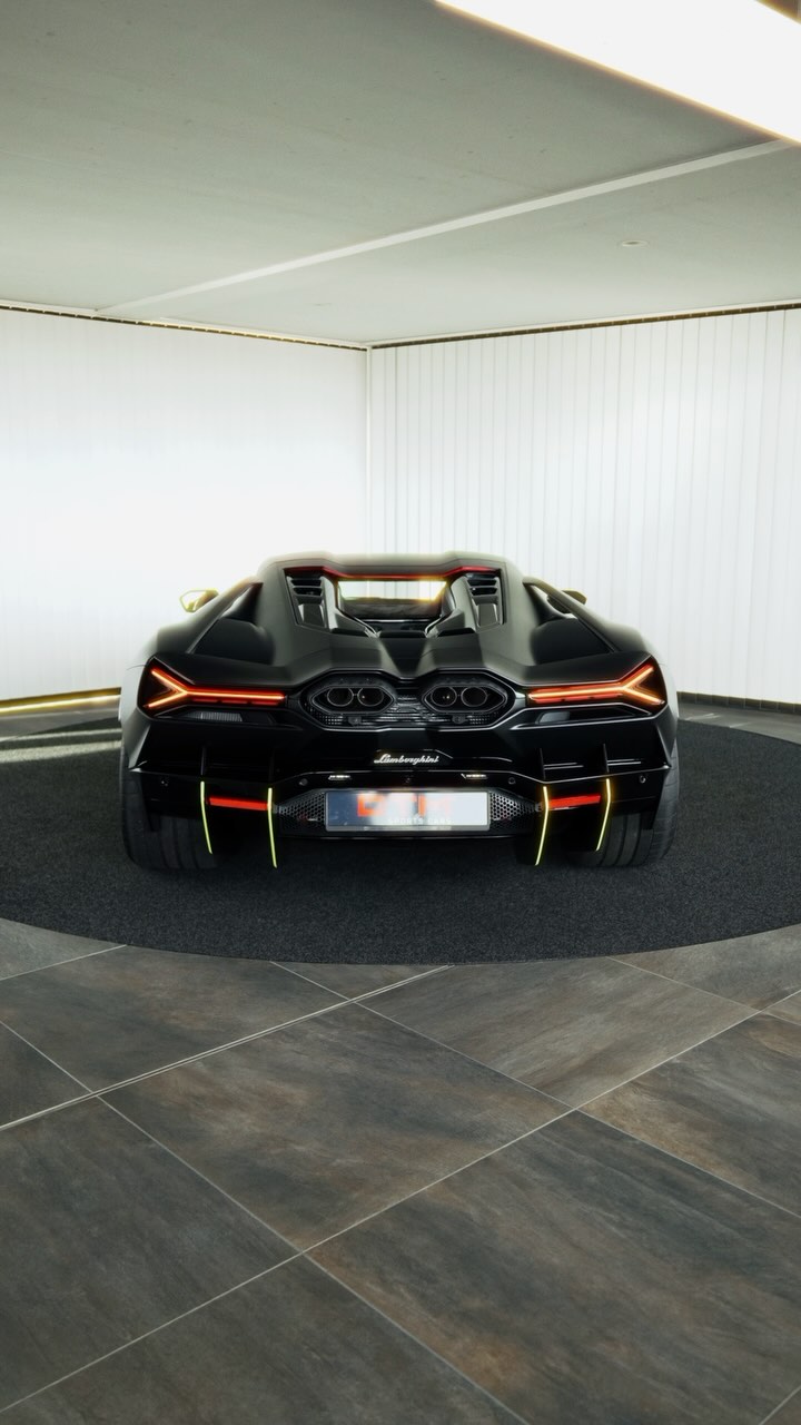 The Lamborghini Revuelto – the real Batmobile 🦇
#LamborghiniRevuelto #Lamborghini #Revuelto #Supercars #Cars #V12 #Switzerland #Zurich #Batmobile