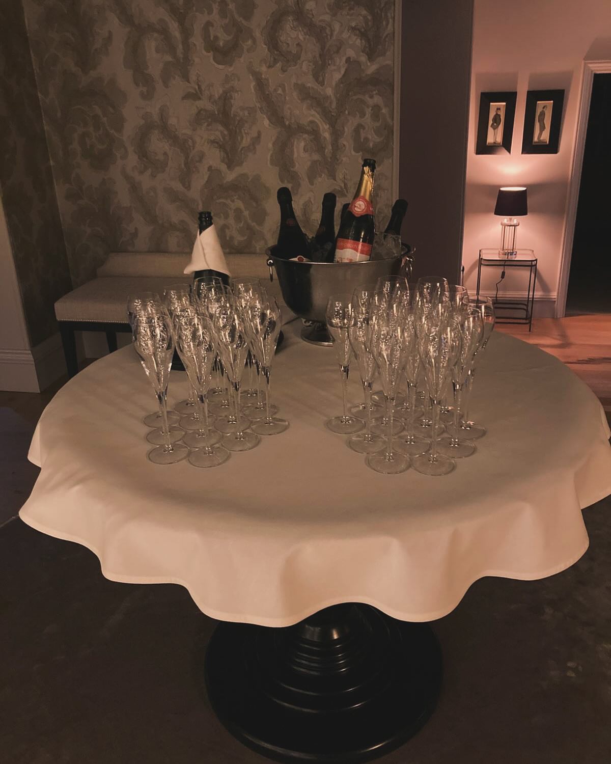 80th Birthday Celebrations with a very festive vibe.
Canapés, bowl meals and a delicious array of puddings were on offer during the evening party.
#greatfood #partyparty