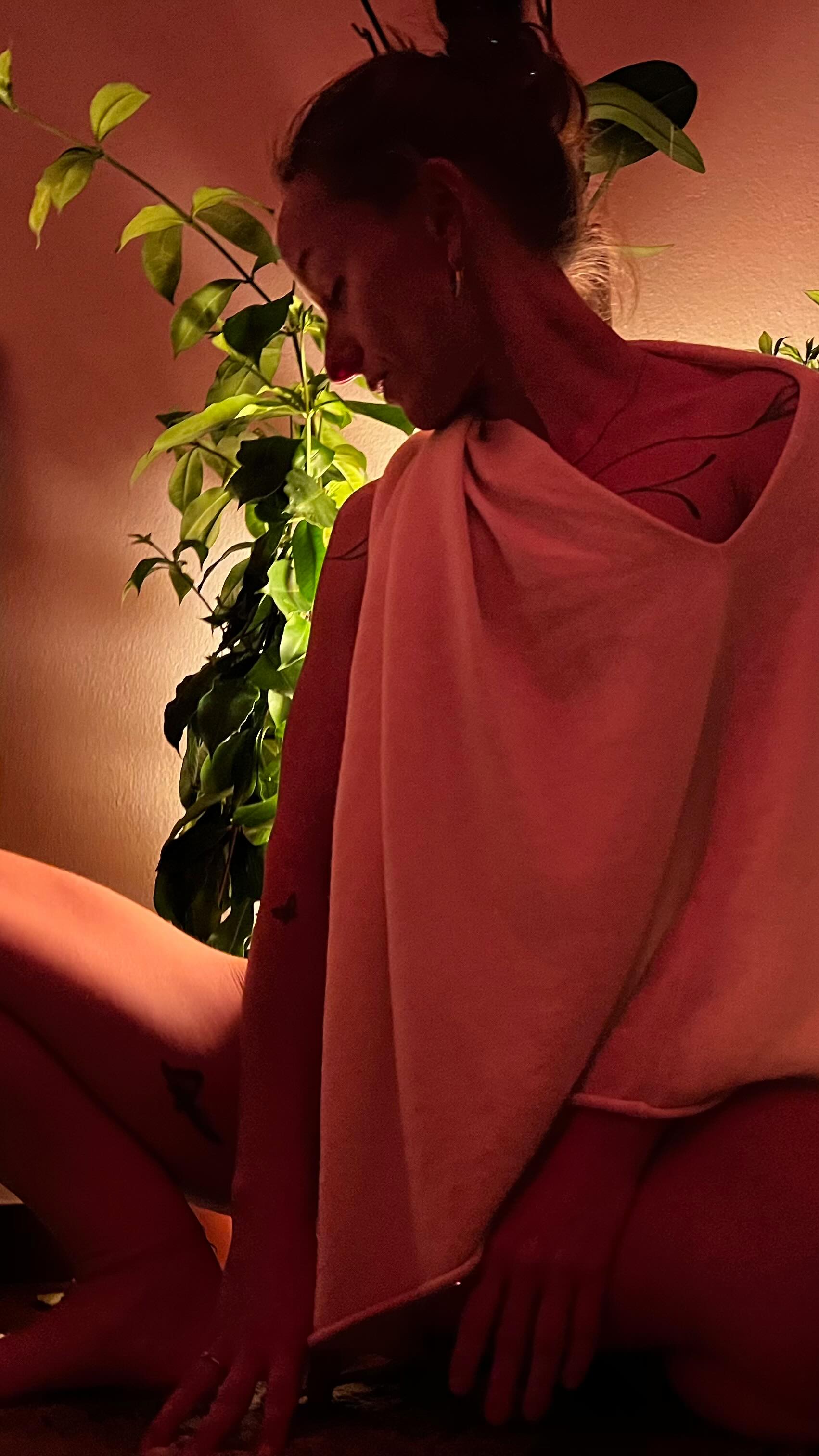 If you are meeting life
with Soft & Relaxed Body
You are meeting life with pleasure
You are meeting life with curiosity
You are meeting life with openness
And this openness is Love
That allows you to fall
To fall in love
And make love
To life
Body Beauty Bliss:
~ Body is recognized as a channel for Her motion
~ Beauty unfolds through this organically sensual movement
~ Bliss is to surrender to that Beauty ✨
.
.
.
.
Body Beauty Bliss Immersion for Women in Lithuania
🌟 5-Day Tantric Embodiment Journey for Women
📍 22-26th of January 2024 | Exclusive Feminine Awakening
Link in BIO 👑
#BodyBeautyBliss #TantricEmbodiment #FeminineAwakening #LithuaniaRetreat #WomenEmpowerment #SacredSensuality #InnerGoddessJourney #EmbodiedWisdom #SelfLoveRetreat
#AgniChandra #tantraretreatjanuary