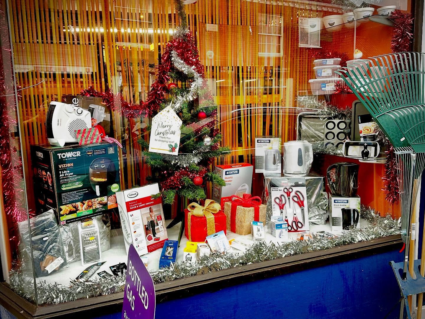 He’s at it again, please help us catch him!
Naughty little elf has discounted this tower air fryer 20% cheaper. Naughty little blighter.
#clements #clementswymondham #wymondham #naughtylittleelf #visitwymondham #buylocal