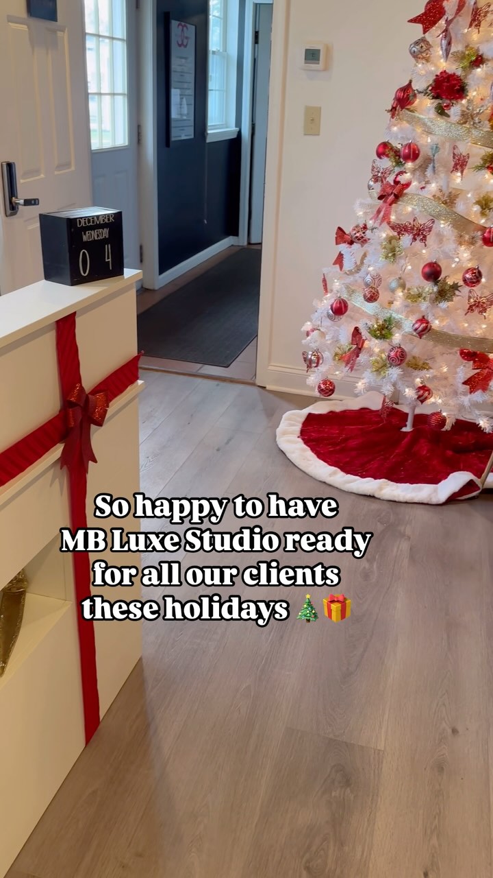 My favorite season of the year is here. 😍🎄🎁 #nailsnailsnails #waxing #shrewsburybusiness #thebestofnjbeauty #njbeauty #njnailtech #njnailartist #rumson #redbank #longbranch #vajicials