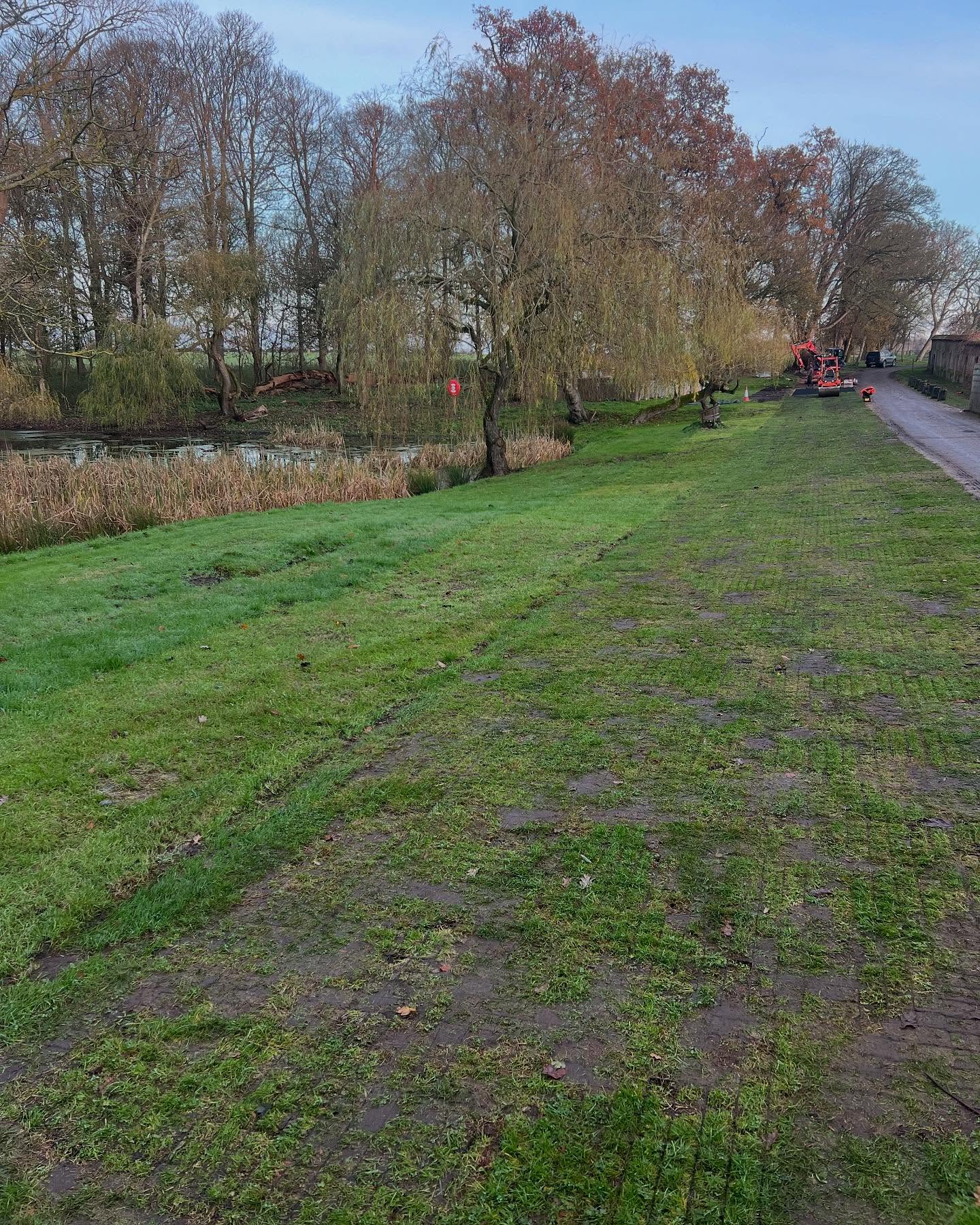 Well the client didn’t waste any time filling the new car park up. Grass grids installed on Tuesday cars on Wednesday