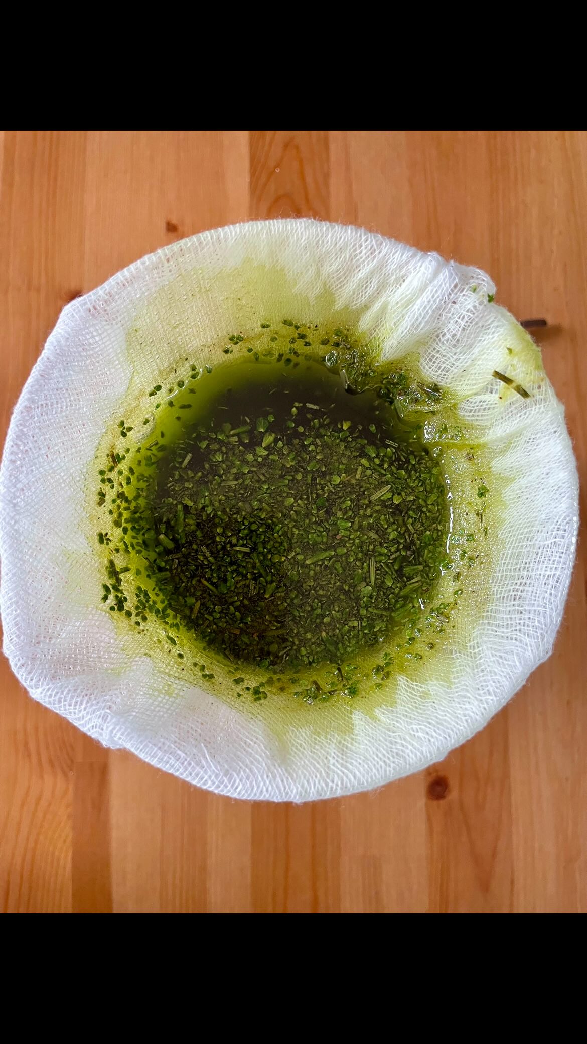 Herbal preparations for f&f’s seasonal offering launching on Sunday, featuring two evergreens near and dear to all of us here on the island! 🌲🌲 Can you guess what they are?