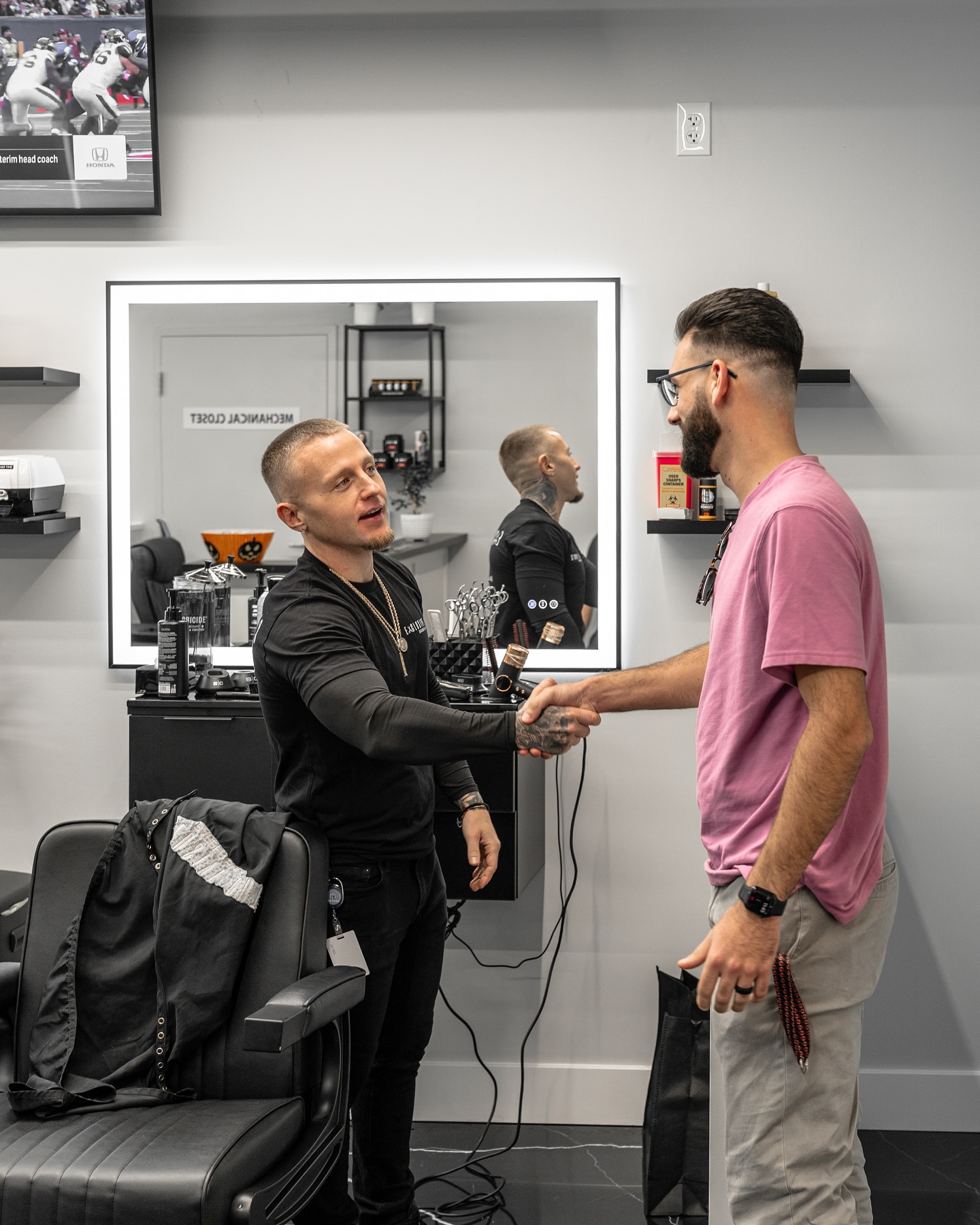 Are you new here? No problem! We love all our clients (new and reoccurring)! Book your appointment now and see how well we’ll take care of you!
#HaircutsForMen #NJBarberShop #MaleGrooming #ExclusiveCutsNJ