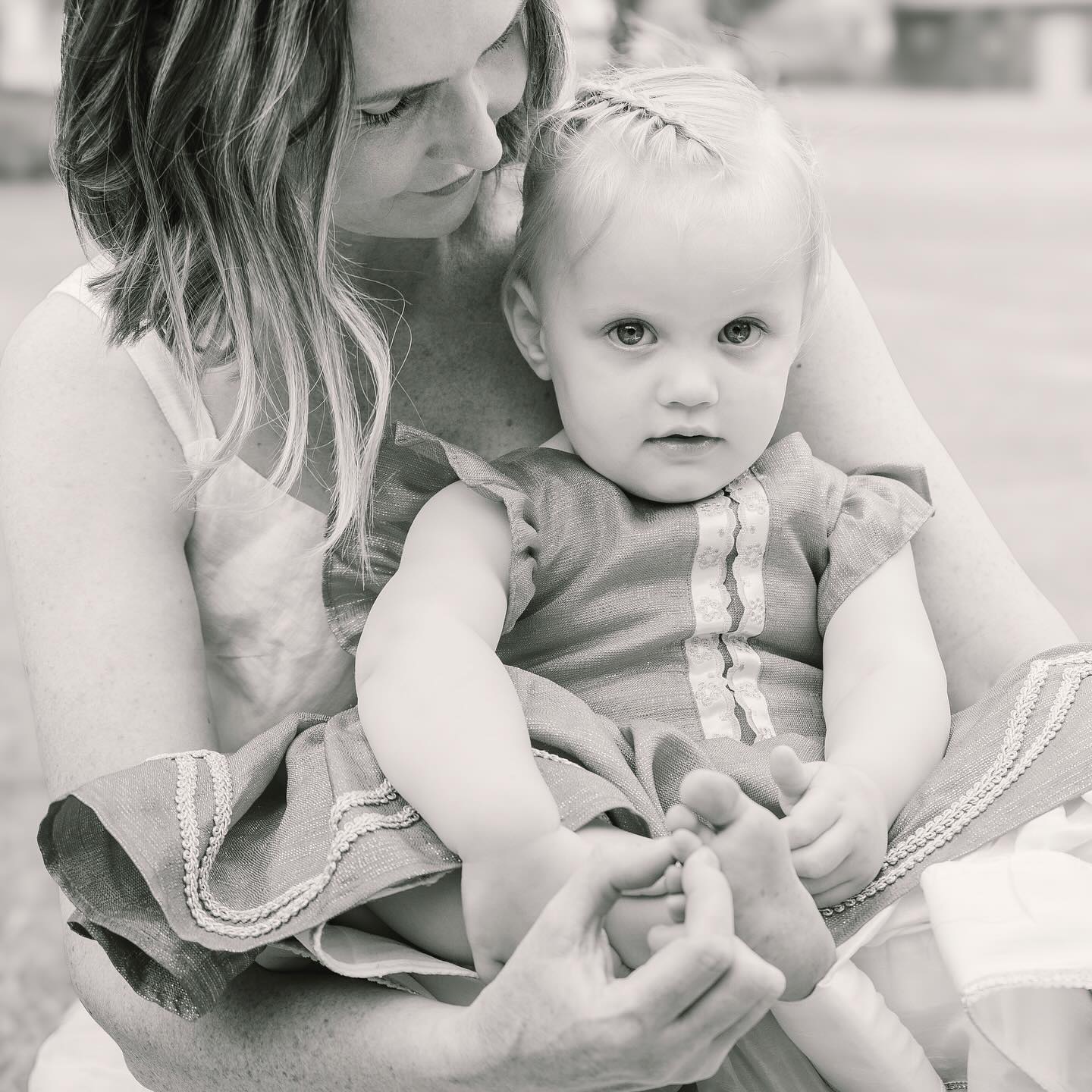 There’s something so special about a mother and daughter bond- am I right? I was lucky enough to capture a little bit of that magic during this sweet Hyde Park session last week! If you are looking to capture moments like these with your loved ones, feel free to reach out! I’d love to help tell your story through photos! ☀️💕