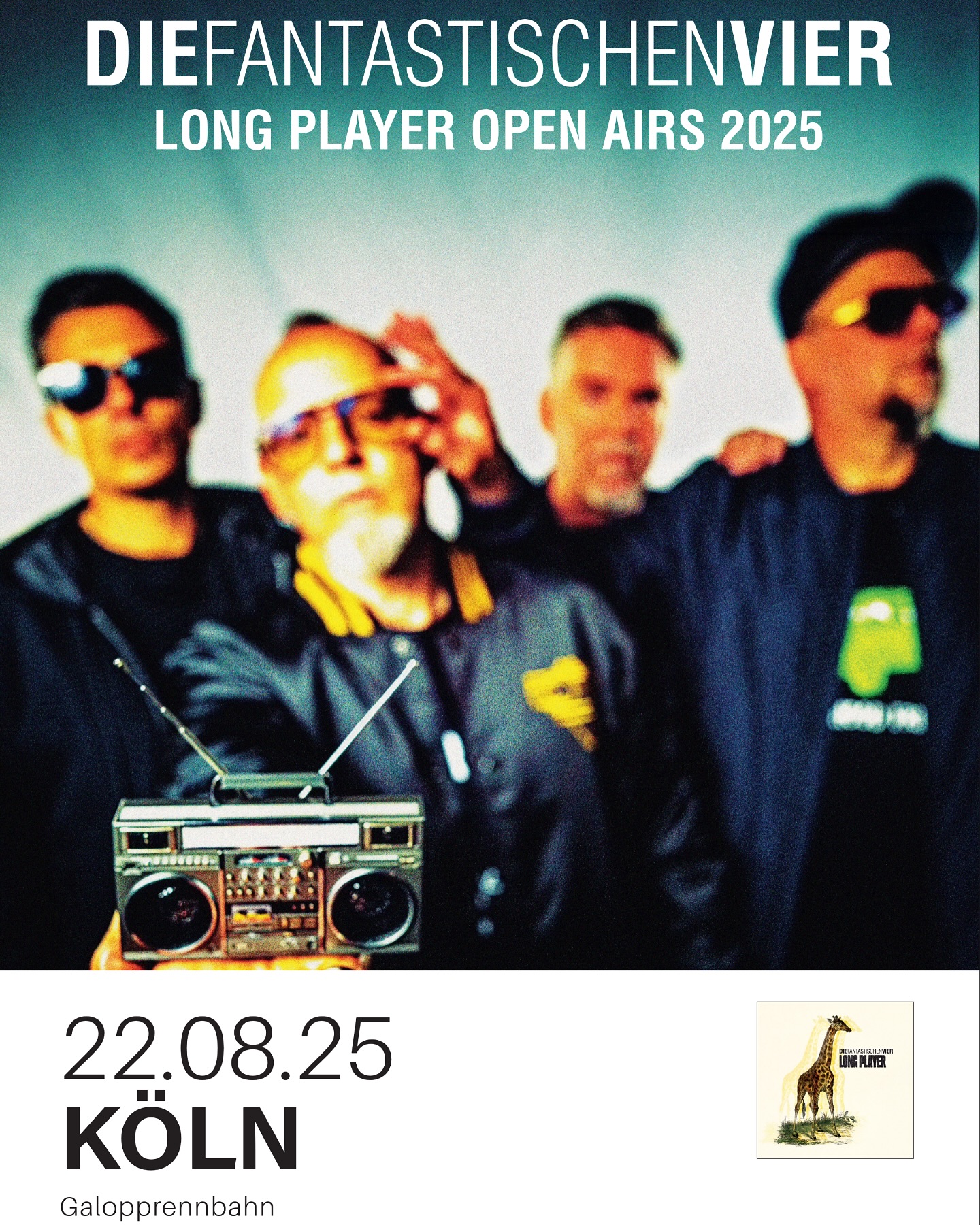 Komm ran und dann komm noch näher:
Hier kommen neue Termine für den Sommer 2025. 😮
Fette Beats, originelle Lyrics und maximales Entertainment - das sind die Fantastischen Vier. Ob sie große Hits wie „Die da" und „MfG" spielen oder mit „Troy" ihren Fans huldigen: Wenn Smudo, Thomas D, Michi Beck und And. Y die Bühne stürmen, brennen sie ein furioses Hip-Hop-Feuerwerk ab. Kaum jemand hat den deutschen Hip-Hop so geprägt wie die ewig jungen Urgesteine aus Stuttgart.
Nun kommen - Die Fantastischen Vier - auch mit neuer Musik auf Ihrer Long Player On Tour Open Air 2025 nach Köln.
Tickets gibt es ab sofort - Link in Bio 👆🏼