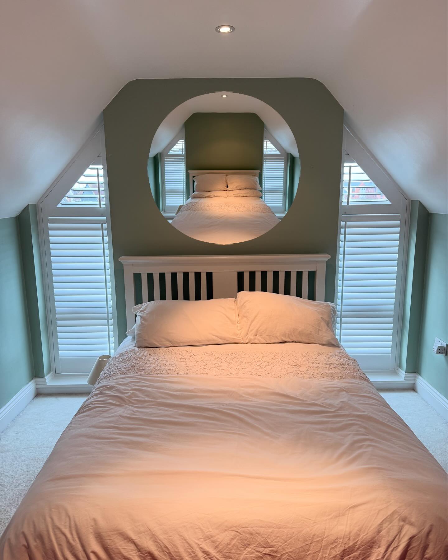 Got a uniquely shaped window? No problem! Shaped shutters are designed to fit beautifully, no matter the curve or angle. They’re custom-crafted to match your window’s design, offering a seamless look while keeping out light when you need it most. #indigoblindsandshutters #shapeshutters #Bedroom
