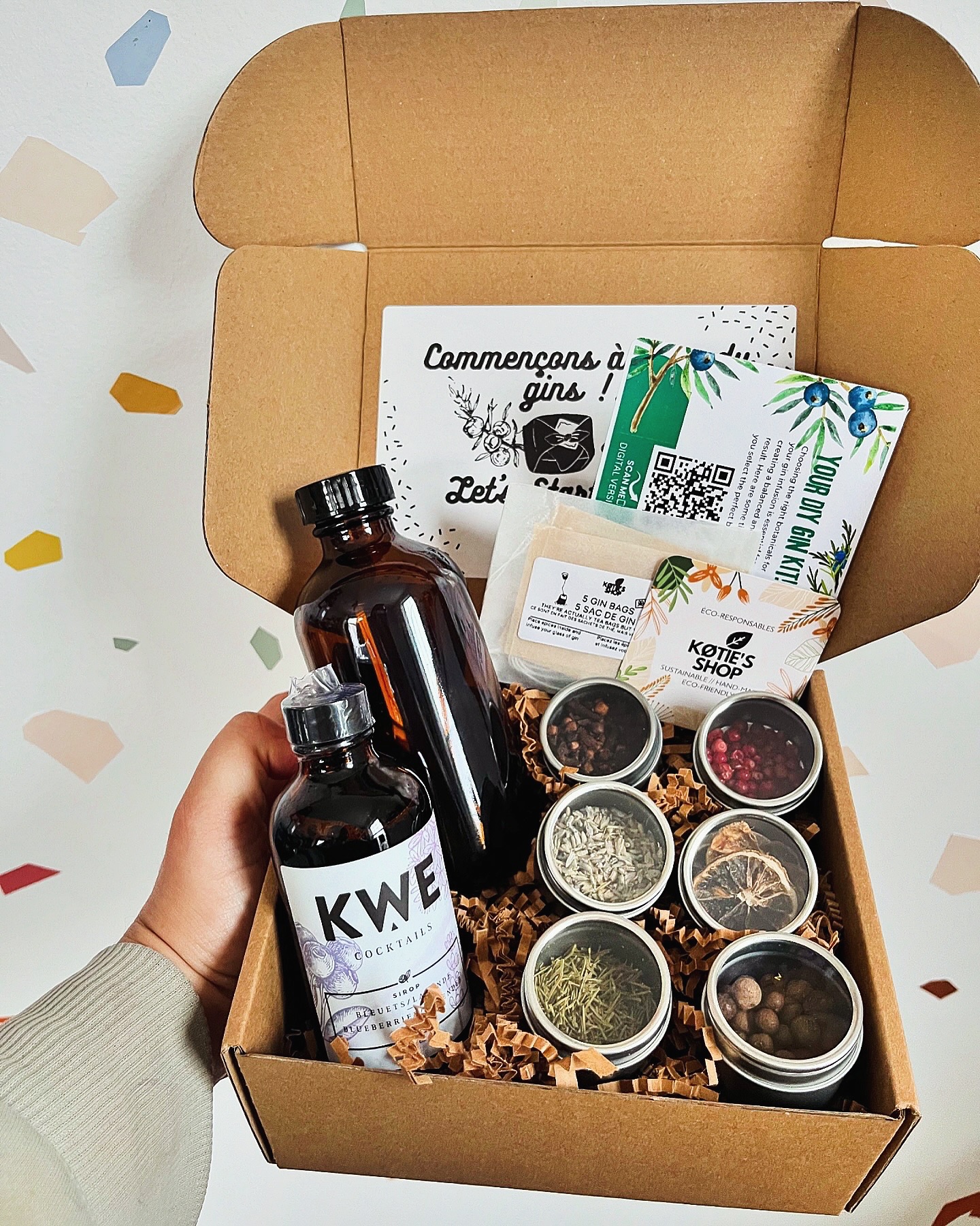 Gin kits are available with Quebec-made syrup’s! All items in the gin kit are sourced from Quebec suppliers and are packaging in sustainable compostable packaging! Get yours today! Free shipping available for Dec 23rd or Jan 3rd!
.
.
.
.
#gin #gintonic #ginlovers #ginlover #ginlover #giftforhim #giftideas #giftbox #montreal #514 #mtl