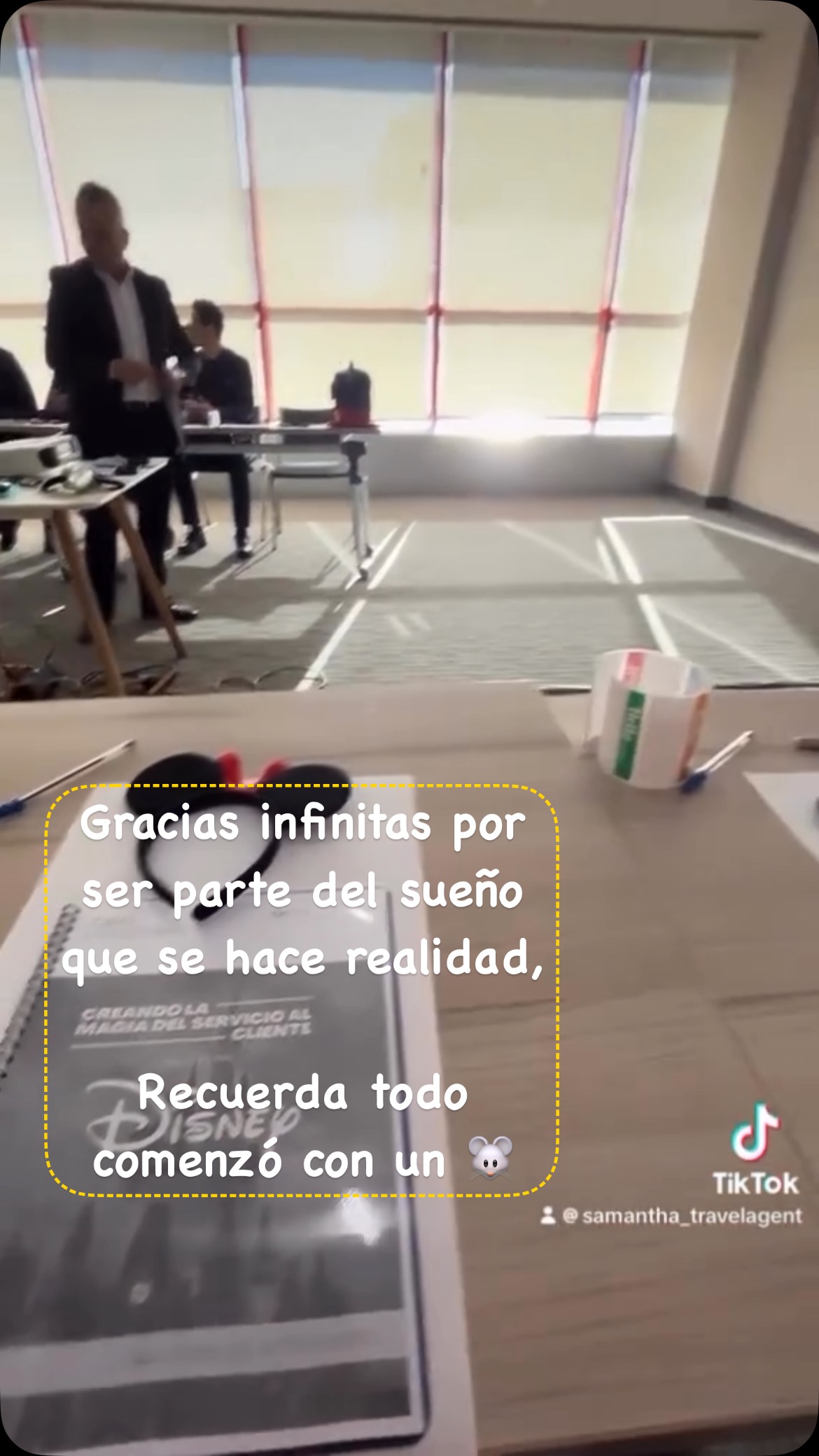 🌟 Nunca dejes de aprender. Nunca dejes de crecer. ¡El camino hacia la excelencia comienza con cada paso que damos hacia ser mejores personas!
#CapacitaciónContinua #PasiónPorElServicio #CreandoExperiencias #ModeloDisney