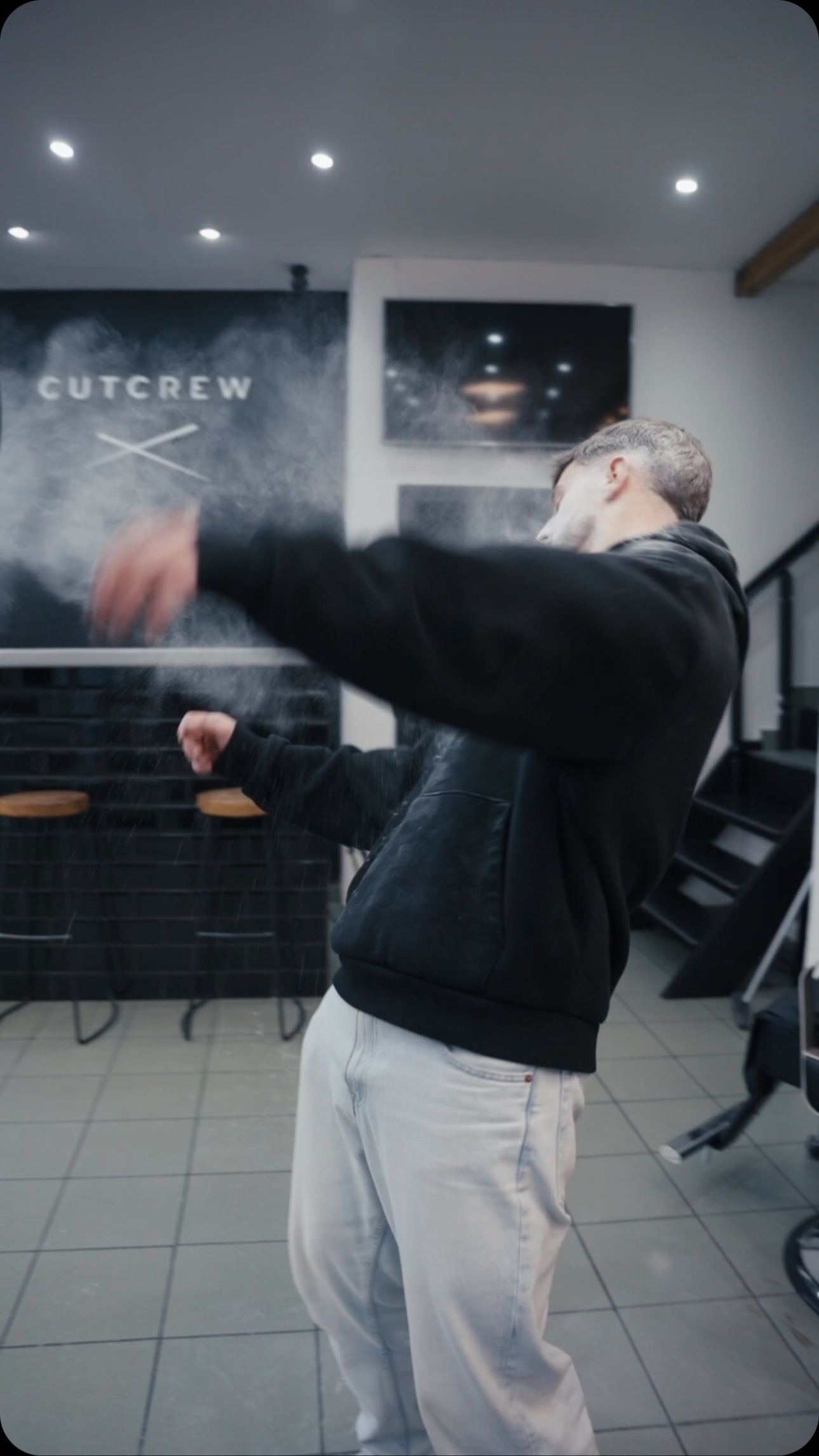 Přijď si pro střih, který sedne jako facka🫵🏼.
#fyp#viral#barber