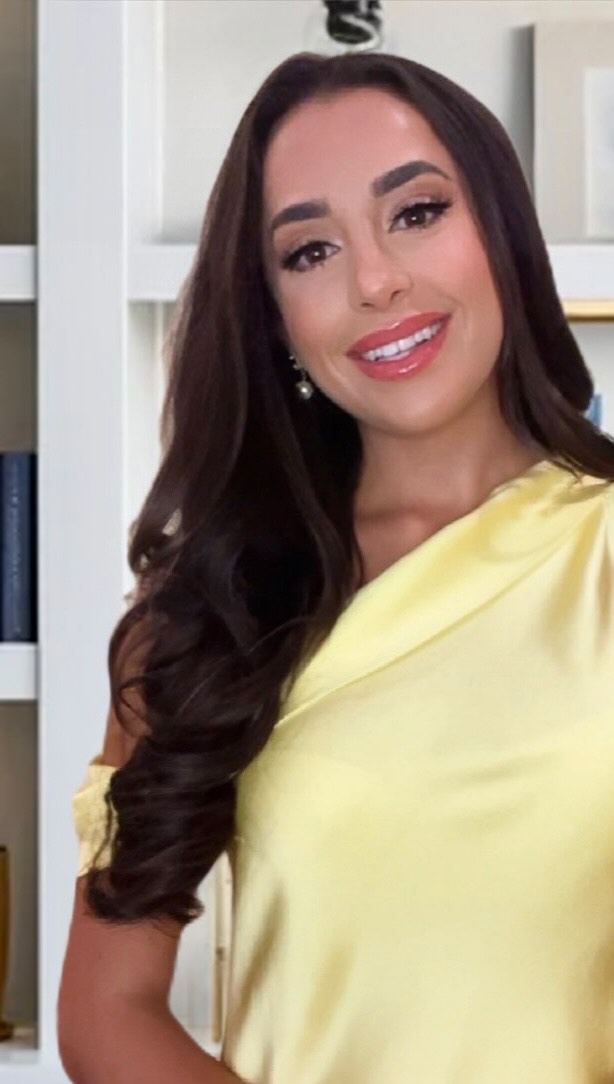 Owning property in Greece is a dream for many, but what does it really mean for your stay? Let’s clarify a common misconception about property ownership and living in this beautiful country. 🌿
*Note: With very careful planning, the 90-day limit can cover two visits within a year*
Visuals by @travelwithalicks Check out her amazing work! ✨
#GreekGlobalConsulting #GreeceRealEstate
#PropertyInvestment #OwnInGreece #DreamHomeAbroad #ExpatsInGreece #ExploreGreece
#LifeInGreece #GreekIslands #MediterraneanLiving
#TravelGoals #ResidencyVisa #GoldenVisaGreece
#CitizenshipByInvestment #MoveToGreece #ImmigrationLaw #TravelTips
#DreamLifeAbroad #InvestmentGoals #LuxuryLiving