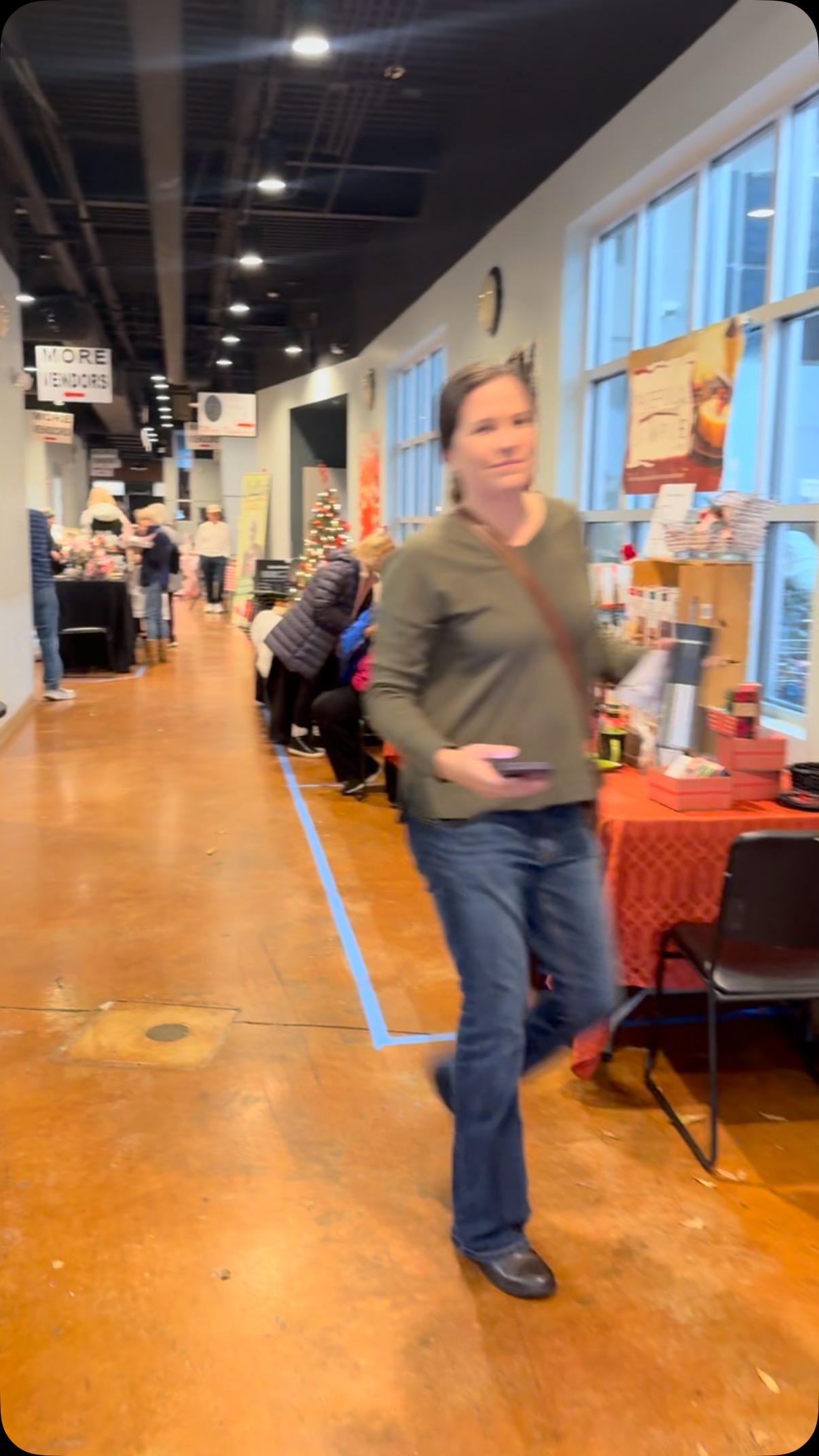 Come and Get It!!!! The RUMC Gift Show is in full swing.
#whiffcandlecompany #whiffcandleco #soycandles #handpoured #homedecor #smallbatch #holidaymarket #rumcchristmasgcs