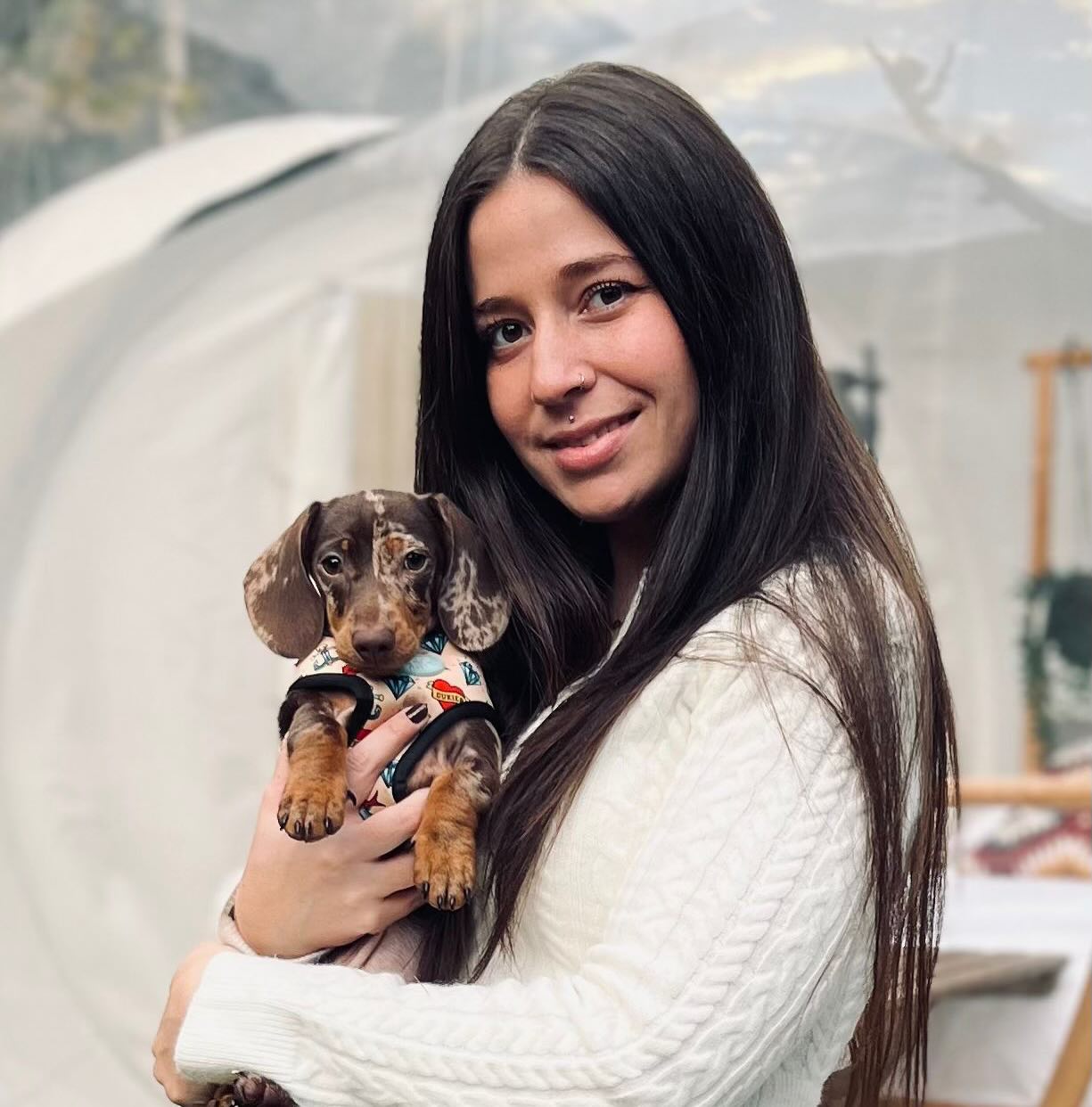 Leia es sencillamente adorable😱🥰 @desi_ortega nos comparte sus fotitos, mirad lo guapa que está ➡️
Nosotros estamos felices de ser parte ❤️
Un pequeñín definitivamente nos cambia la vida, Desi nos dice que sin duda Leia es el amor de su vida 💝✨
Felices Fiestas 🎄
✂️———-
#teckel #teckelmini #teckelespaña #teckelpuppy