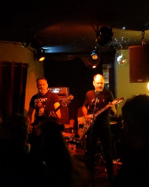 Aaaahhhgeil gsiii geschter⚡️👊🏻🤘🏻merci Storm und Gotthard Bar für den Gig und Andi für den Film @storm_punk_zurich @gotthardbar_zh