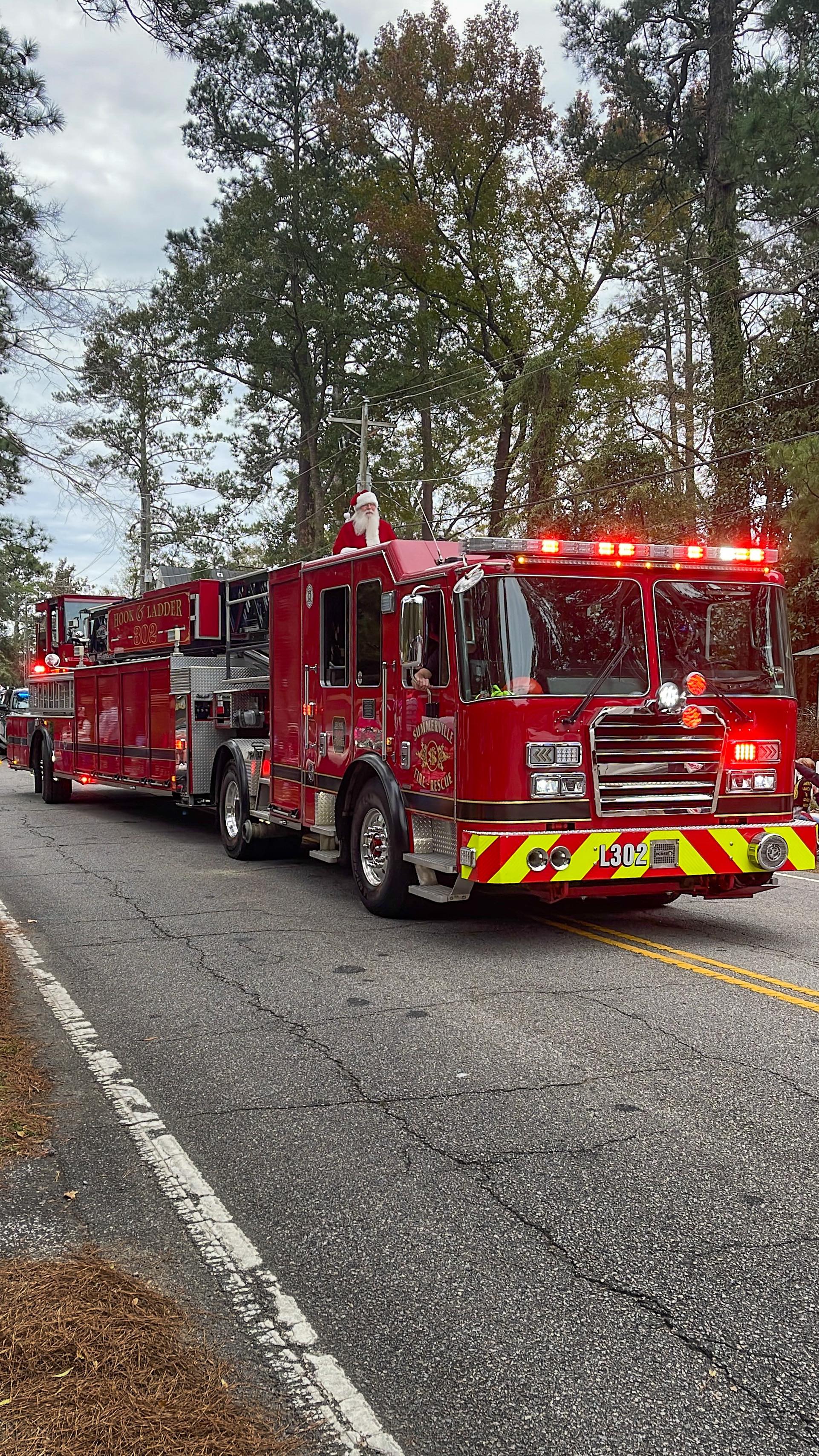 🎅🏼 2024 Summerville Christmas Parade 🚒