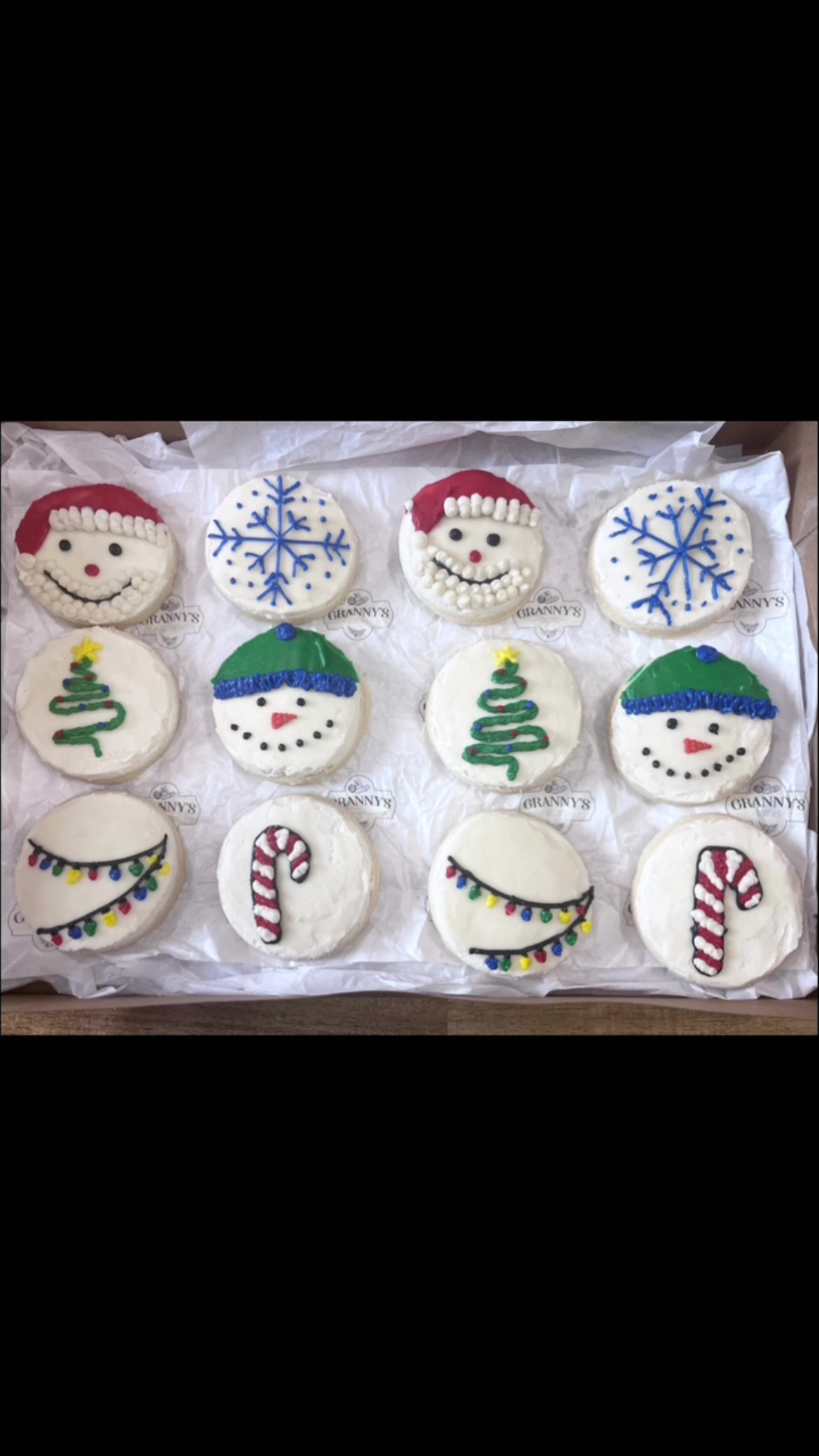 Christmas cookies 🎄🎅🏻🎁 #christmascookies #sugarcookies #grannysgoodiesbakery