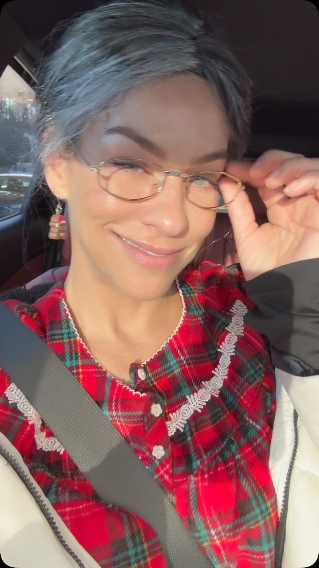 THANK YALL SOOOO MUCH FOR ALL YOUR SUPPORT AND VOTES❤️❤️❤️❤️❤️ Unfortunately I came second, so I was unable to move onto the semi finals, but I am so proud of myself for putting my age and myself out there. And so thankful to have yall in my life 🙏❤️ @fab40official
In true Grandma style, I have an earring stuck in my hair I can’t get out 🤣