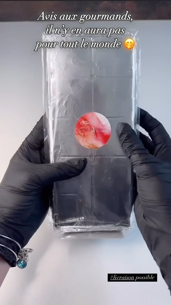 Pour les gourmands, la livraison est possible!
Contactez @smallpatisserie_by_marine
#chocolat #tablettedechocolat #chocolatedubai #patisserie