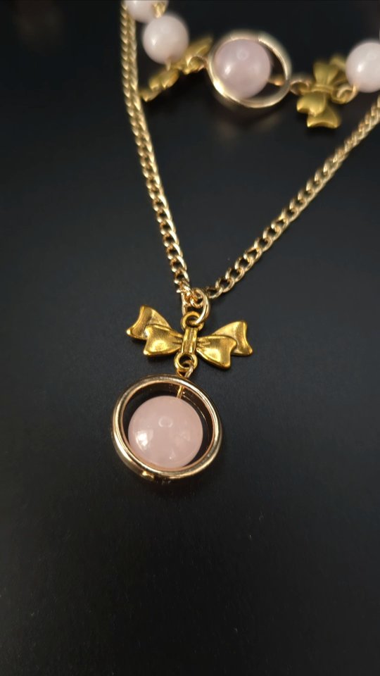 Cute set for a little girl... from Santa. 😉🎅
Custom order.
Special huge thank you to @rainbowminerals for beautiful rose quartz stone beads! 🙏❤️
#jewelryset #rosequartz #naturalstone #pink #gold #earrings #pendant #bracelet #handmadejewelry #customjewelry #ottawa #canada #smallbusiness #supportsmallbusiness #giftideas