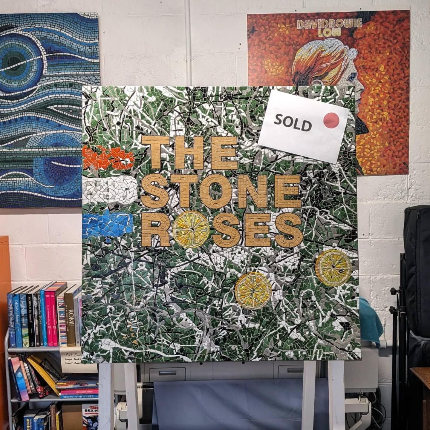 Sold 🔴
The stone roses has now sold 🎶
We still have others available that would make very unique and very special Christmas gifts!
#uniquechristmasgifts #vinylcollector #vinyllover #musiclover #christmas2024 #vinylalbum #vinyl #vinylrecords #vinylcommunity #nowsold #themosaicstudio #paulsiggins #stoneroses #stoneroses🍋 #heritagecraft #tributeart #vinylalbums