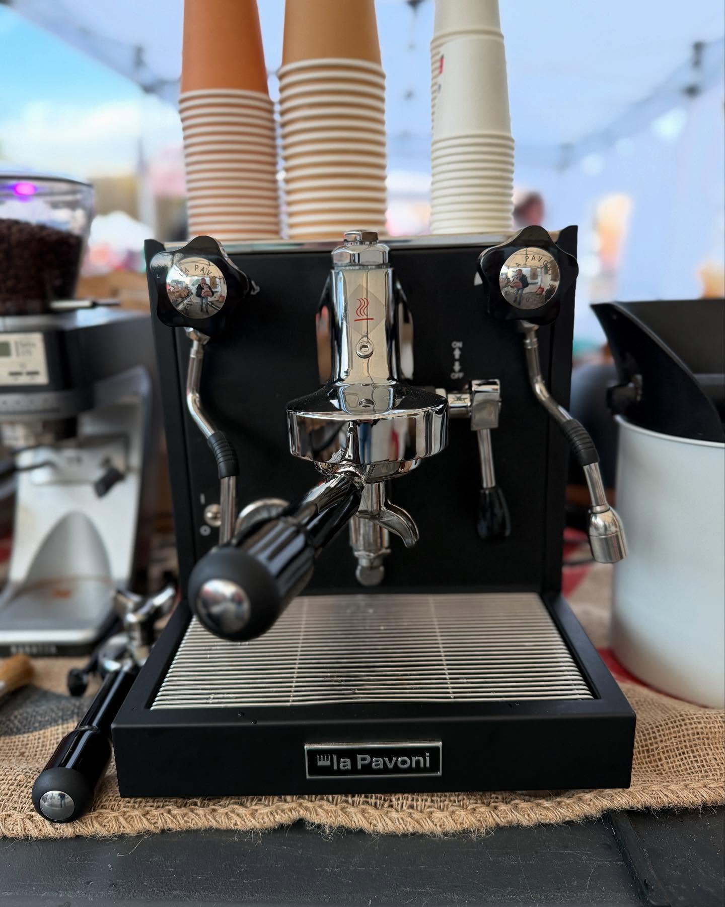 La Pavoni nous accompagne pendant les nocturnes Bihorellaises#pavoni #homebarista #cafĂš #bihorel