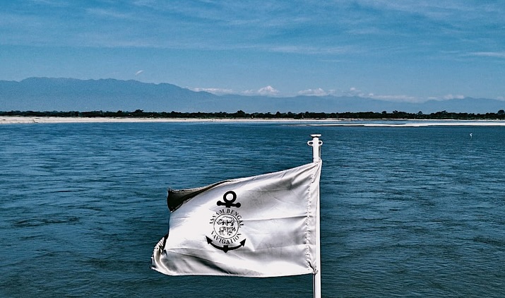 Grateful for glorious winter days like these that we #lovewithabncruises #assambengalnavigation
.
.
.
.
#brahmaputrarivercruise #expeditioncruising #smallshipcruise #rivercruiser #himalayanrivercruise #assamcruise #northeastindiatravel #indiarivercruise #smallshipbigadventure #expeditioncruise