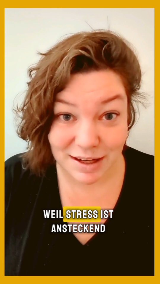 "Stressfrei in den Tag!"
"Dein Morgen setzt den Ton für den ganzen Tag – auch für deine Kinder. 🕊️✨
Wenn du gestresst aufstehst, spüren sie das. Stress ist ansteckend, aber das Gute ist: Gelassenheit auch! 🌞
Starte bewusst und ruhig in den Tag – für dich und für sie. 🫶
#entwicklungsmutig #StressfreiStarten #VorbildSein #Gelassenheit #StarkeKinder"