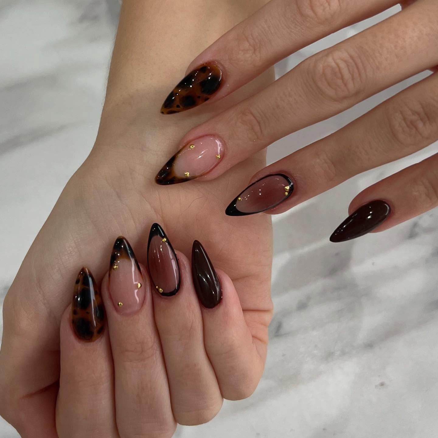 More tortoiseshell ๐ข
โข Please contact us if youโd like a mixed set design so we can allocate you to the correct timing & technician
.
.
.
.
.
.
.
.
.
.
#nails #nailartist #nailsofinstagram #nailsoftheday #nailart #gelpolish #naildesign #biab #nailsaddict #nailcare #southeastlondonnails #3dnailart #ombrenails #tortoiseshellnails