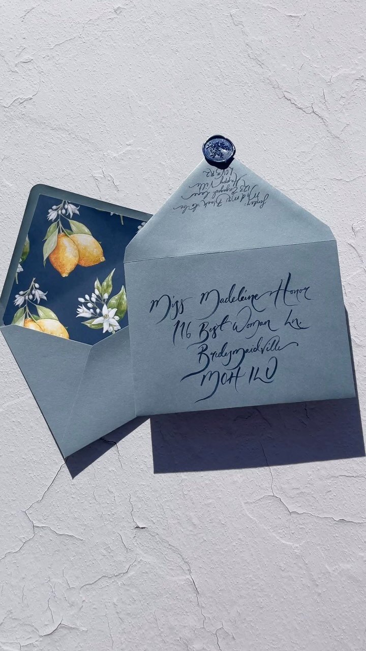 Who can resist a hand lettered envelope? 💌💙
Do you prefer the dark blue watercolor brush lettering or the bright white fine lines?
#weddinginvites #handpainted #watercolorlettering #lemons #envelopeliner #envelope #envelopeaddressing #envelopecalligraphy