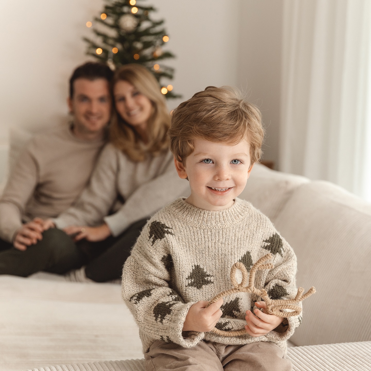 Frostige Tage, warme Herzen ❄️✨
#weihnachtsminis #kinderfotografie #weihnachtszauber