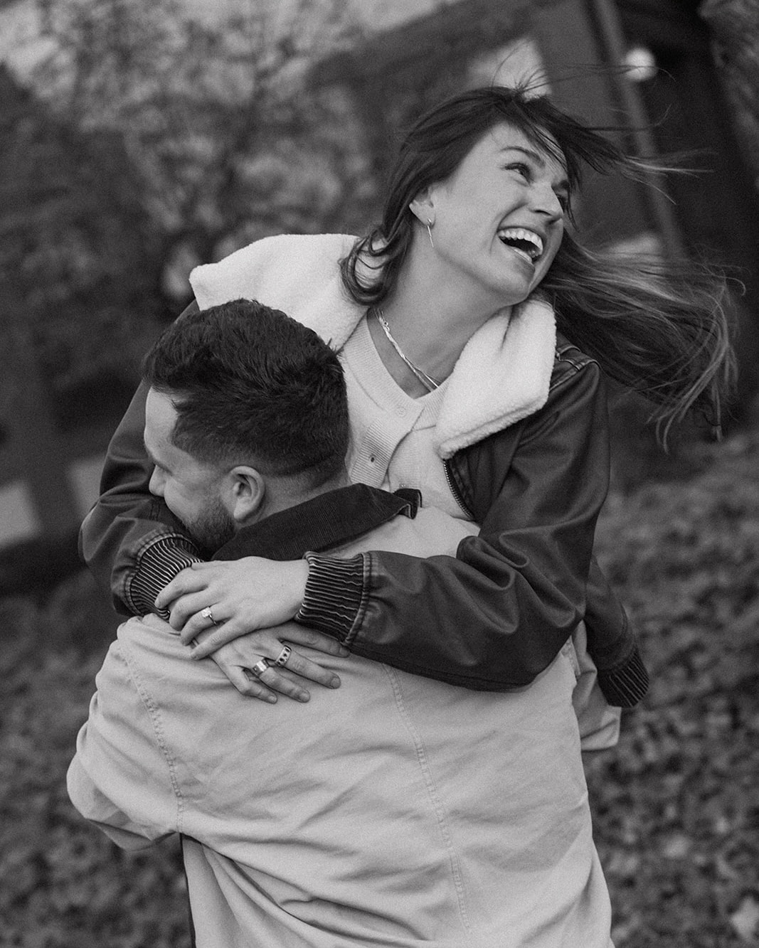 Sarah + James wanted a simple, casual winter engagement shoot and it ended up being so special.
A great reminder that sometimes you don’t need the most fancy locations to get the most out of your session. More focus on each other and your connection is key 🫶🏻
