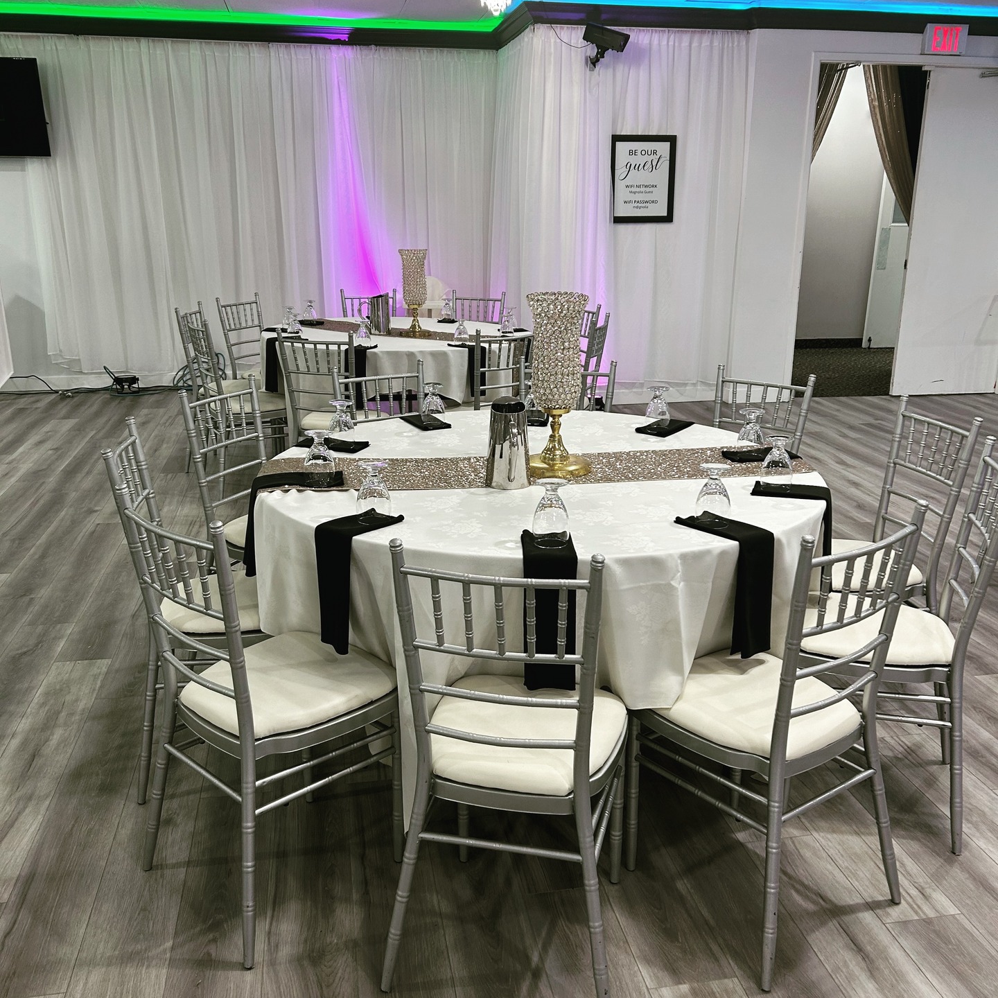 50th birthday party, beautiful decor, amazing food, from one of our many reputable caterers. Great event!! Yet again...
#yyc #calgary #yycnow #yycliving #nigerian #nigerianfood #50thbirthday #birthday #venues #jasmineyyc #banquethall #decor #dance #food #inspo