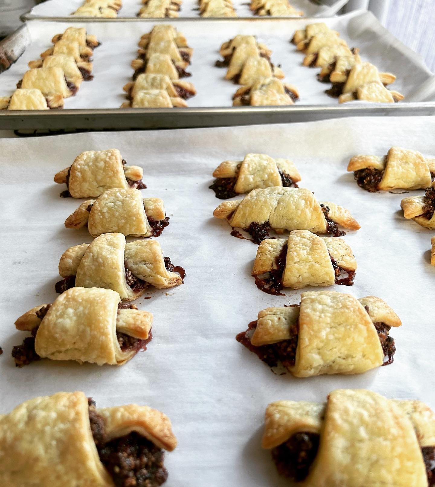 Christmas orders will be open for 6 more days, and will close on Monday 12/16 at 5pm. There is so much to choose from this year! Visit www.ohiopies.com to see the full menu and place your order. Thank you so much for all your orders; It’s the best time of year to be a baker 💕