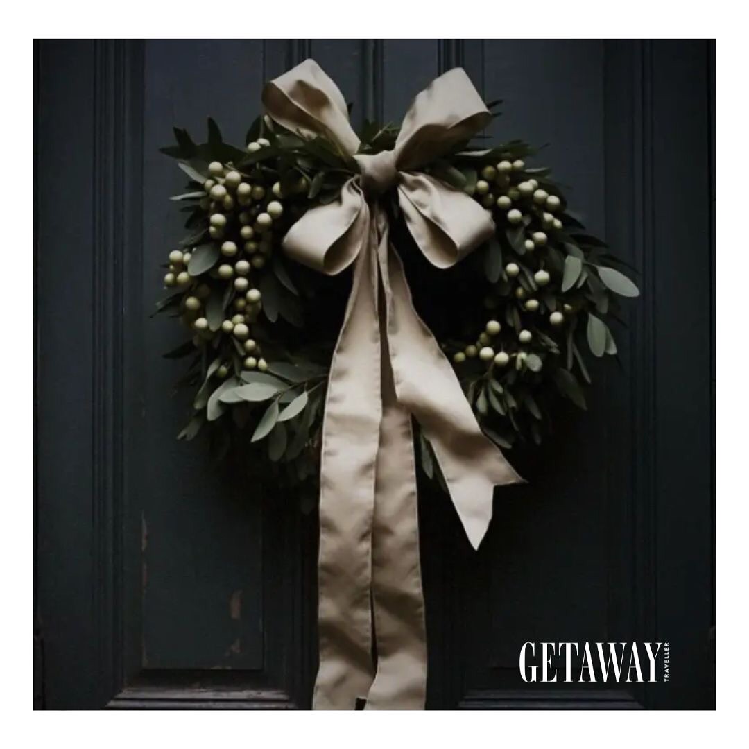 This festive season, regional Victoria is ready to welcome you!
•stay local • eat local • experience local•
#thegetawaytraveller #regionalvictoria #christmas #christmasholidays #sparklingwine #entertain #travelgram #travelling #foodandwine #festive