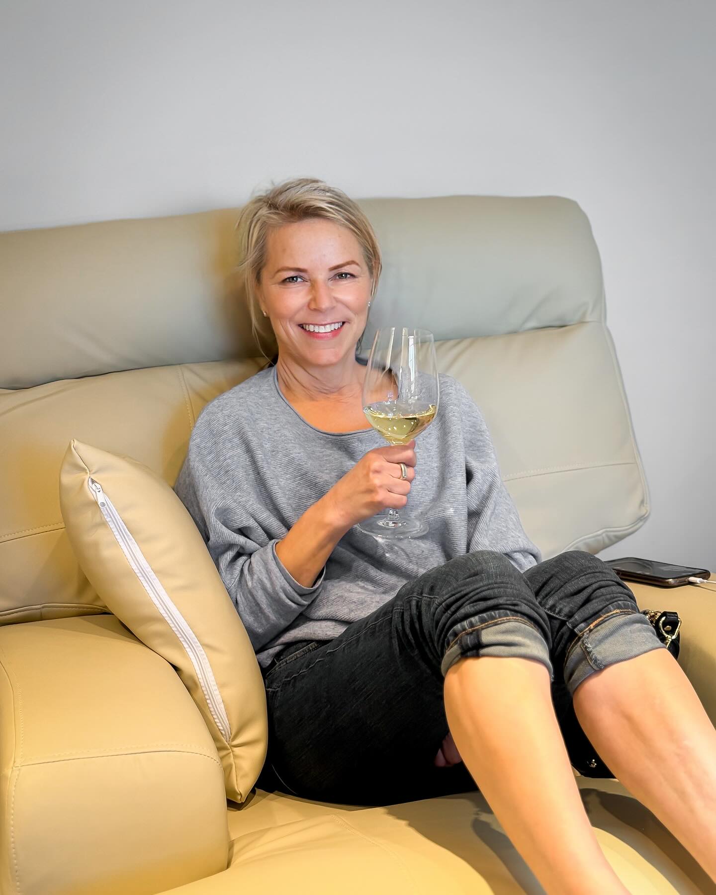 Why not make your spa pedicure at Armin’s Beauty Affair even better? 🌸💅 We’re located inside the Westin Hotel, so grab a glass of wine 🍷 from Seaport Social and sip while you relax! Beauty, wine, and good vibes—what more could you need? ✨💕
#RelaxAndUnwind #SipAndSpa #WineAndBeauty #WestinExperience #ArminsBeautyAffair #SeaportSocial #SelfCareGoals #TreatYourself #halifaxbeauty