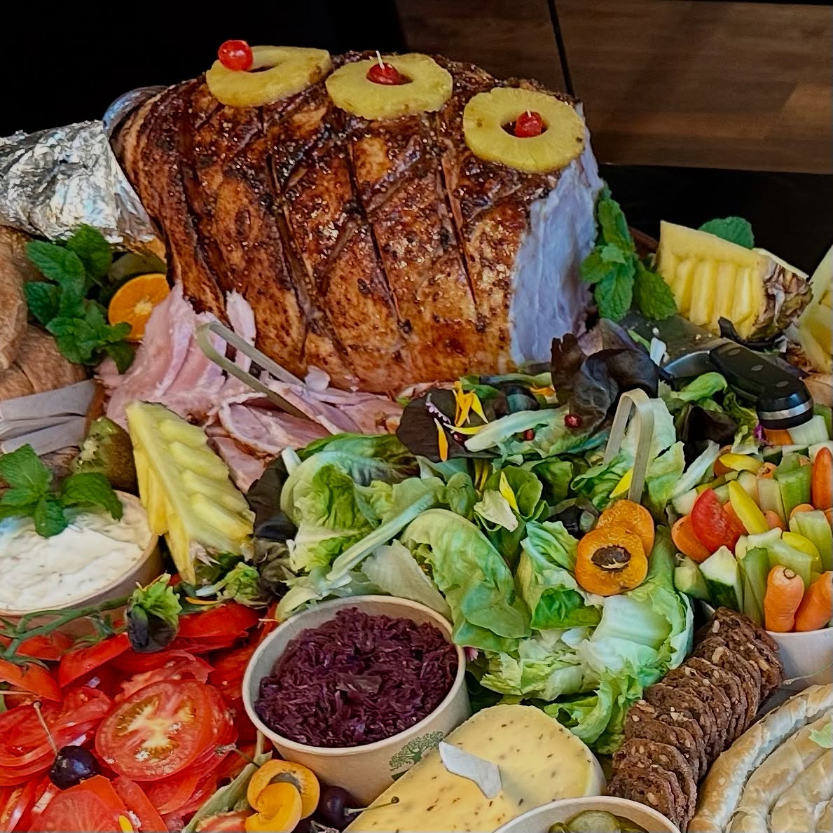 The glazed hams from @bestmere_butchery are second to none! Delicious, gorgeous and delivered! So easy to accessorise around such a great Xmas centrepiece!