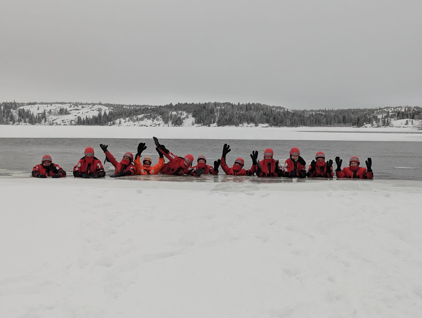 Last week, our team successfully completed their ice rescue training with Arctic Response! It was an incredible experience, as they honed their skills in ice safety and learned essential techniques to stay safe both in the field and on the land. We were fortunate to have a relatively mild day on Jackfish, with temperatures hovering around -10°C, which made the training even more enjoyable. A huge thank you to the Arctic Response team for delivering such invaluable training and sharing their life-saving expertise with our group!
