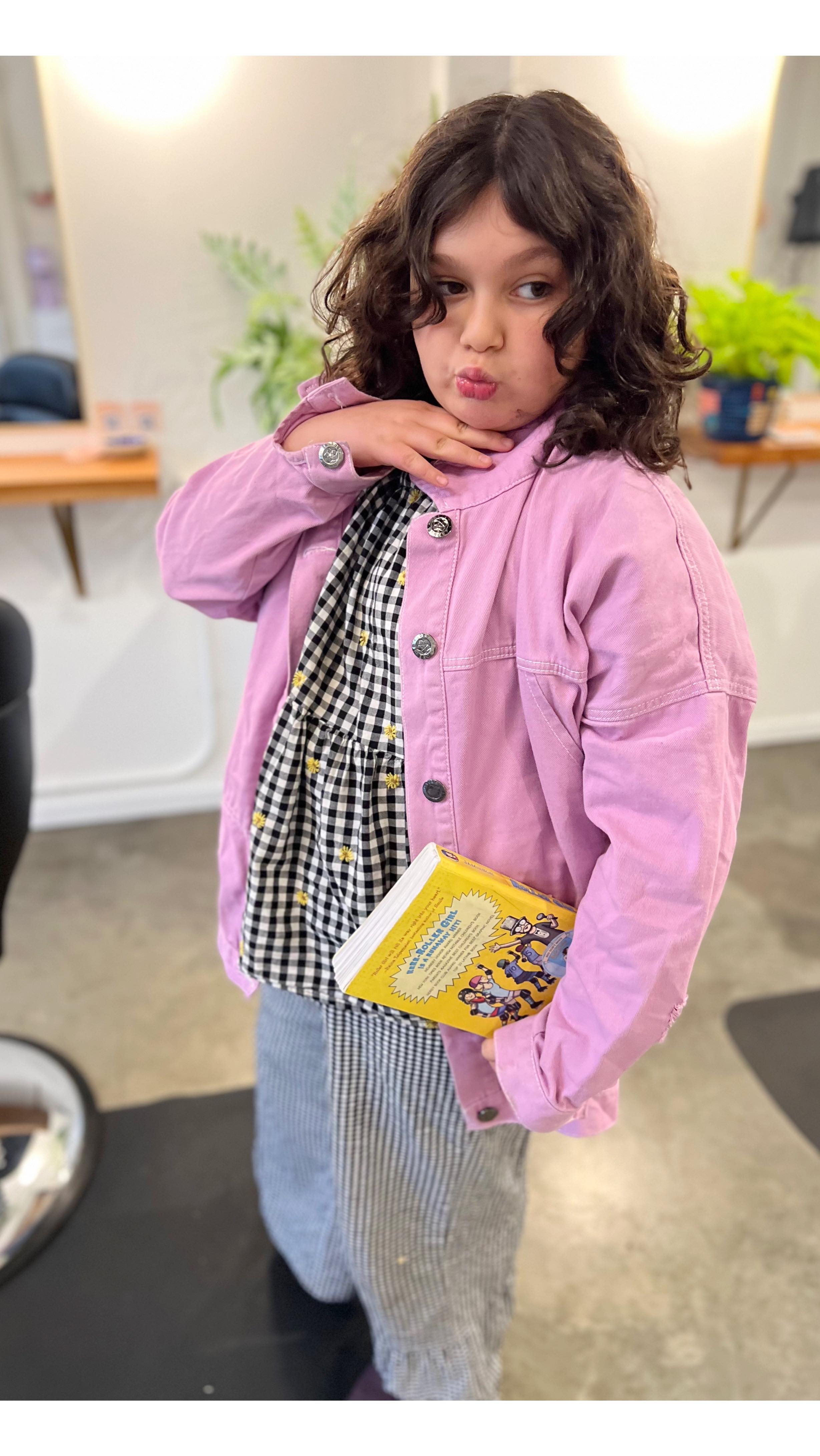 I just adore doing Nene’s hair. So much style, so much flair, such a wonderfully kind and fun person💕 And makes it very clear she wants people to KNOW she had a cut, which-I get it👏 Let’s cut some hair!
Thanks Nene✨✨✨
#portlandcurlstylist #stjohnshairstylist #portlandhairsalon