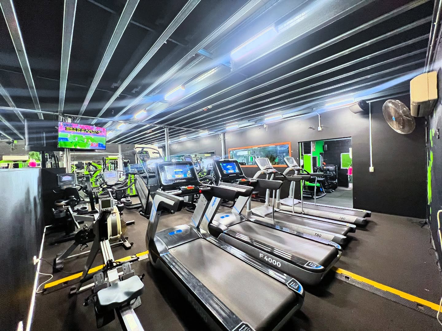 Friendly reminder that today is our last day of regular staffed hours 🎄 classes will still be on as normal until this Saturday. See our previous post for more information in case you missed it 💚
#korfitness