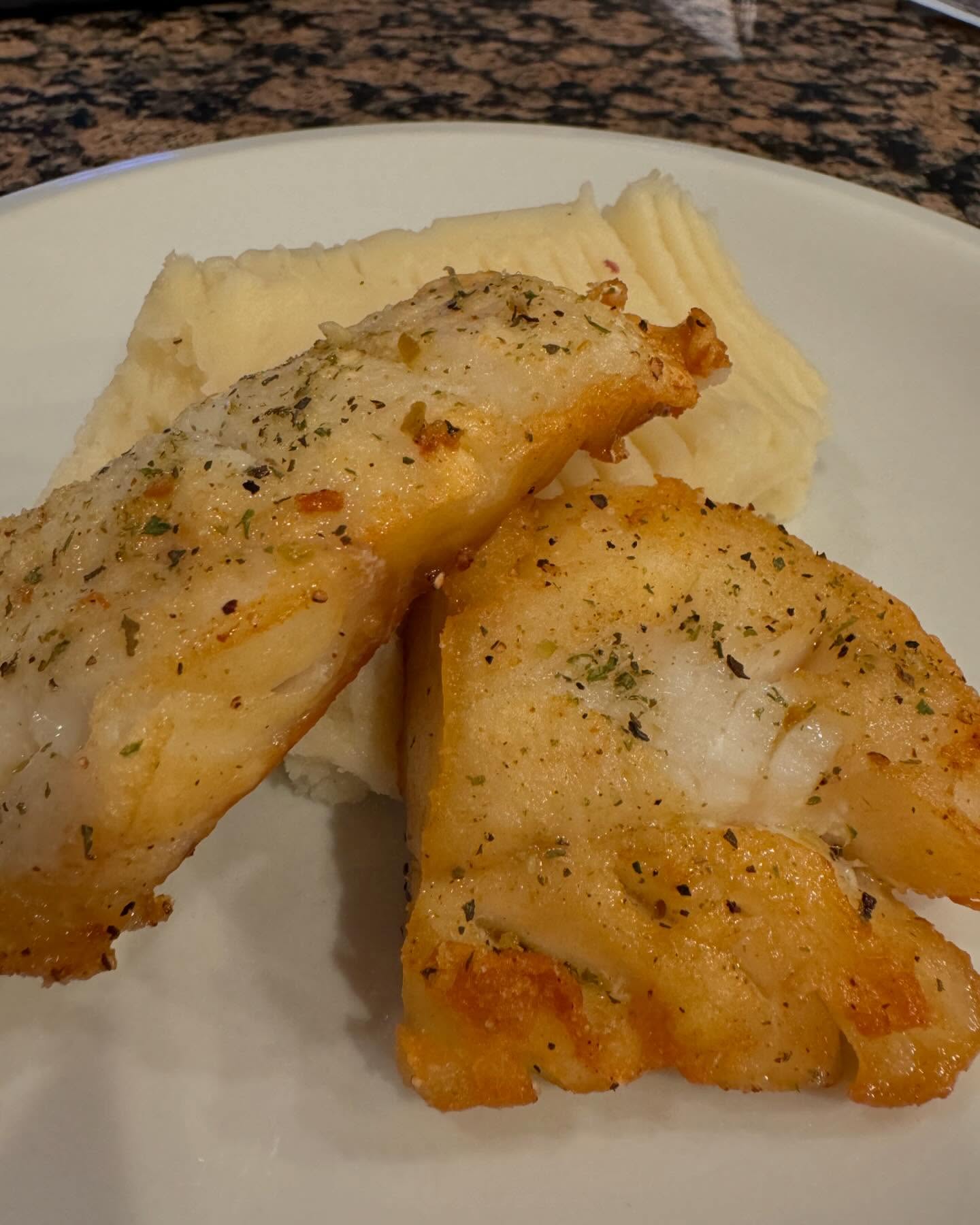 #shoplocal Alert 🚨
If you have not tried seafood from @alaskadirectseafood then you need to. Of course you’ll have to cook it, but the quality of the fish is by far some of the best, if not the best I have found in St. George.
The dish above is shallowed fried cod with roasted @redacrefarm garlic mash potatoes. All of these ingredients can be found at our @downtownfarmers.