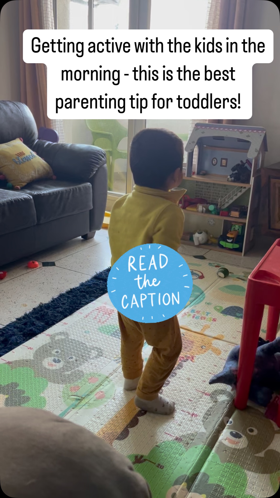 Get moving with your toddler in the morning - one of the best ways to start your day with intentionality, get those morning tantrums out in a positive way and CONNECT with your kids first thing in the morning! We love doing our stretches together 😃😃😃 #toddlermom #calmkids #morningroutine