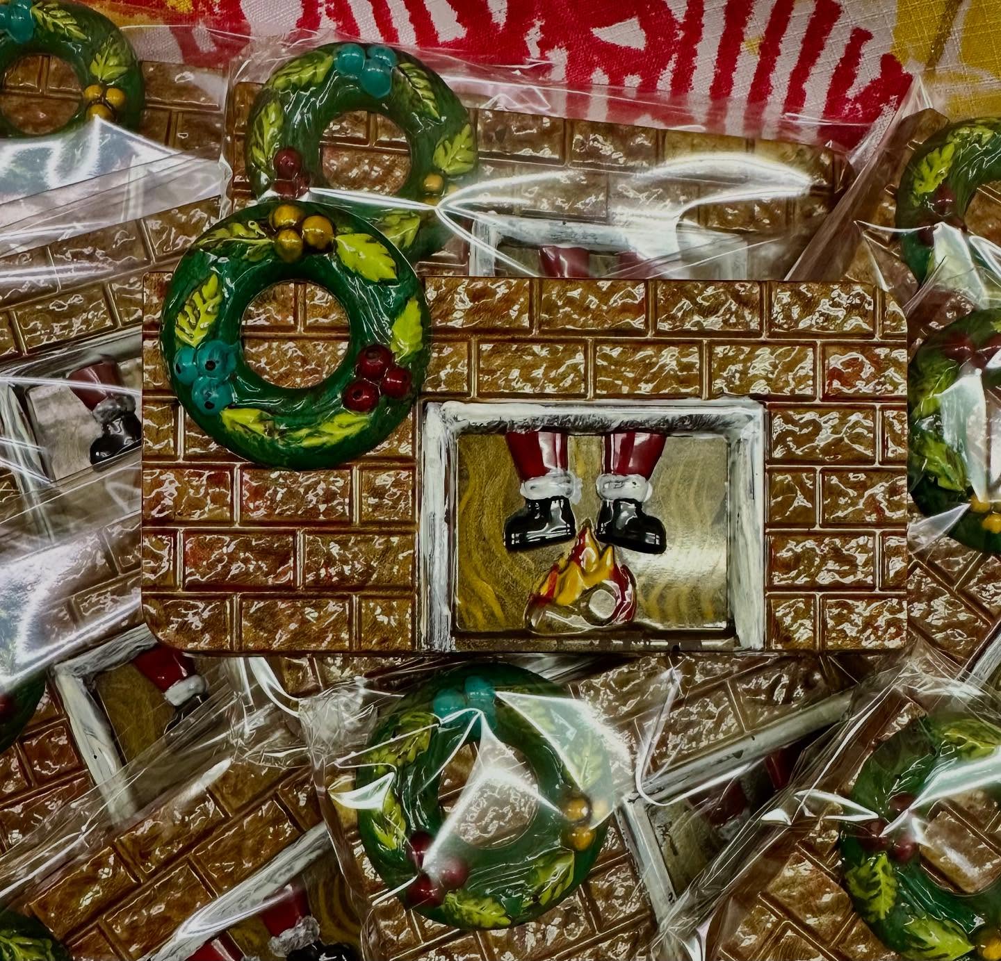 It’s the #hotsytotsybar (iykyk) and the #hollyjollybar! These were for a large corporate order, but I’ll have more on Saturday, Dec 14, 11am-5pm, at my #chocolate #popup! 451 Ryder St, Suite B, Vallejo, CA! (They are a much better gift than #socks!) @chefrubber @greyaschocolatemoulds @pavonitalia @luisamado777