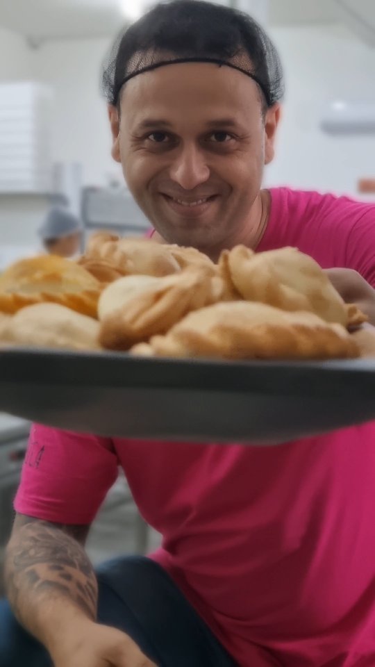 As nossas empanadas minis são um charme!
Agora, imagine elas fazendo a sua festa de fim de ano ainda mais especial? ✨
Com o sabor irresistível da La Chica, suas festas serão inesquecíveis. 🎄
Aproveite nosso pacote com 10 unidades por apenas R$49,90 e tenha uma noite mágica! 🥟🧡
#empanadas