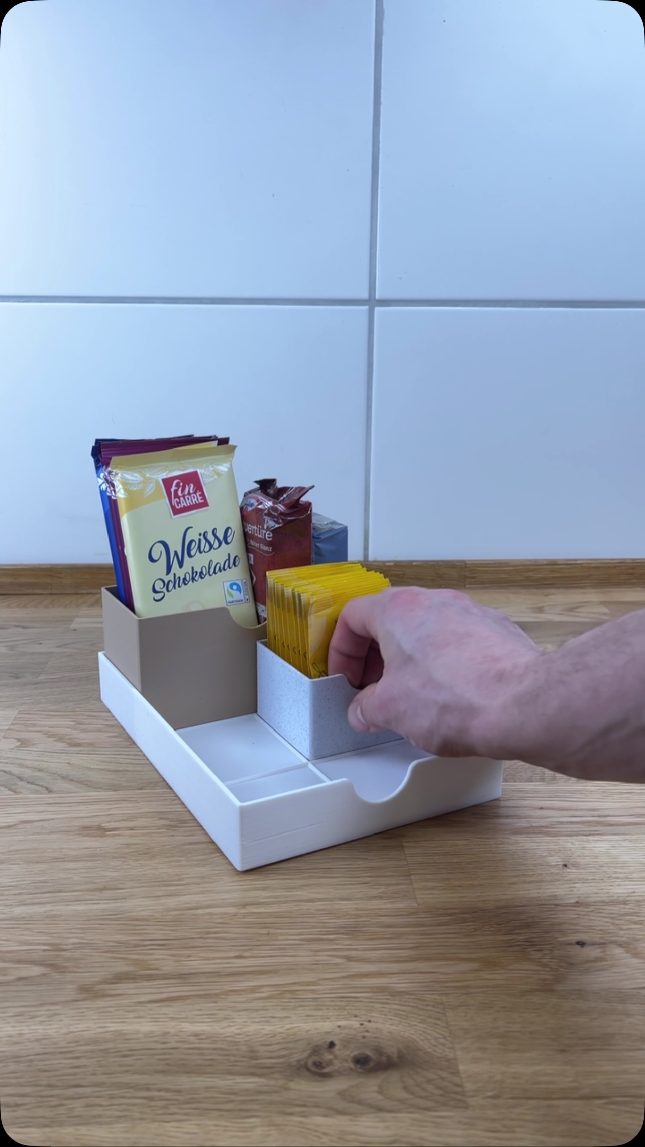 ✨ Backen mit System! ✨
Nie wieder Chaos im Backschrank! Mit diesem cleveren Backartikelhalter schaffst du Ordnung und hast deine Backzutaten immer griffbereit. 🧁🎨
Das Beste? Dieses Organisationstalent wurde selbst 3D-gedruckt! 🖨️ Perfekt für alle DIY-Liebhaber, die Funktionalität und Kreativität kombinieren wollen.
👉 Nie wieder Vanillezucker, Backpulver & Co. suchen – alles hat seinen festen Platz!
#Ordnungsliebe #Backschrank #3DDruck #DIYOrganisation #BackenMitSystem #Küchenorganisation #trendingreels