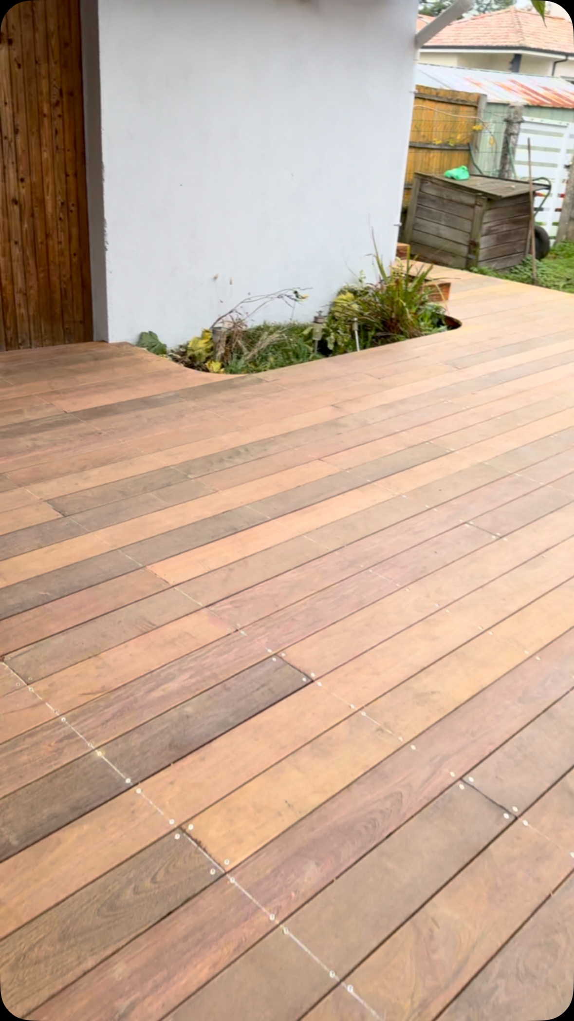 Terrasse bois exotique IPÉ, qualité et durabilité au rendez-vous !
#menuiserie #menuiserieexterieure #charpentier #constructionbois #woodworker #andernos #andernoslesbains