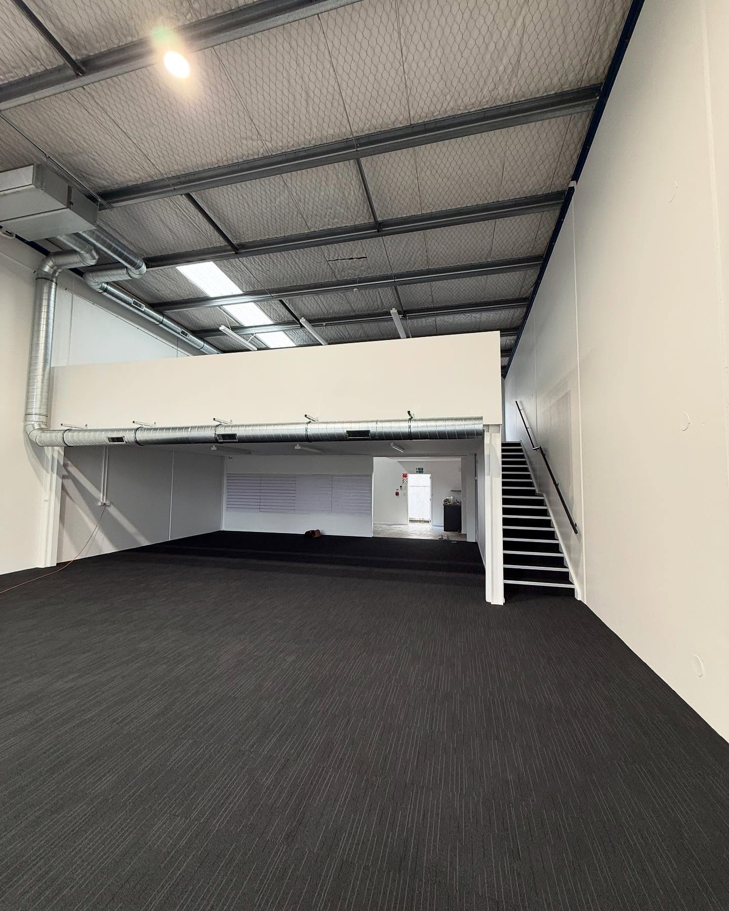 Commercial renovation ✨full interior repaint, including kitchen cabinets. All surfaces professionally cleaned . Great client management , awesome communication on daily updates which made this project run very smoothly. Elevated this commercial building to its full potential 💪 🎨. #commercialrenovations #commercialpainting #silverstaterenovations