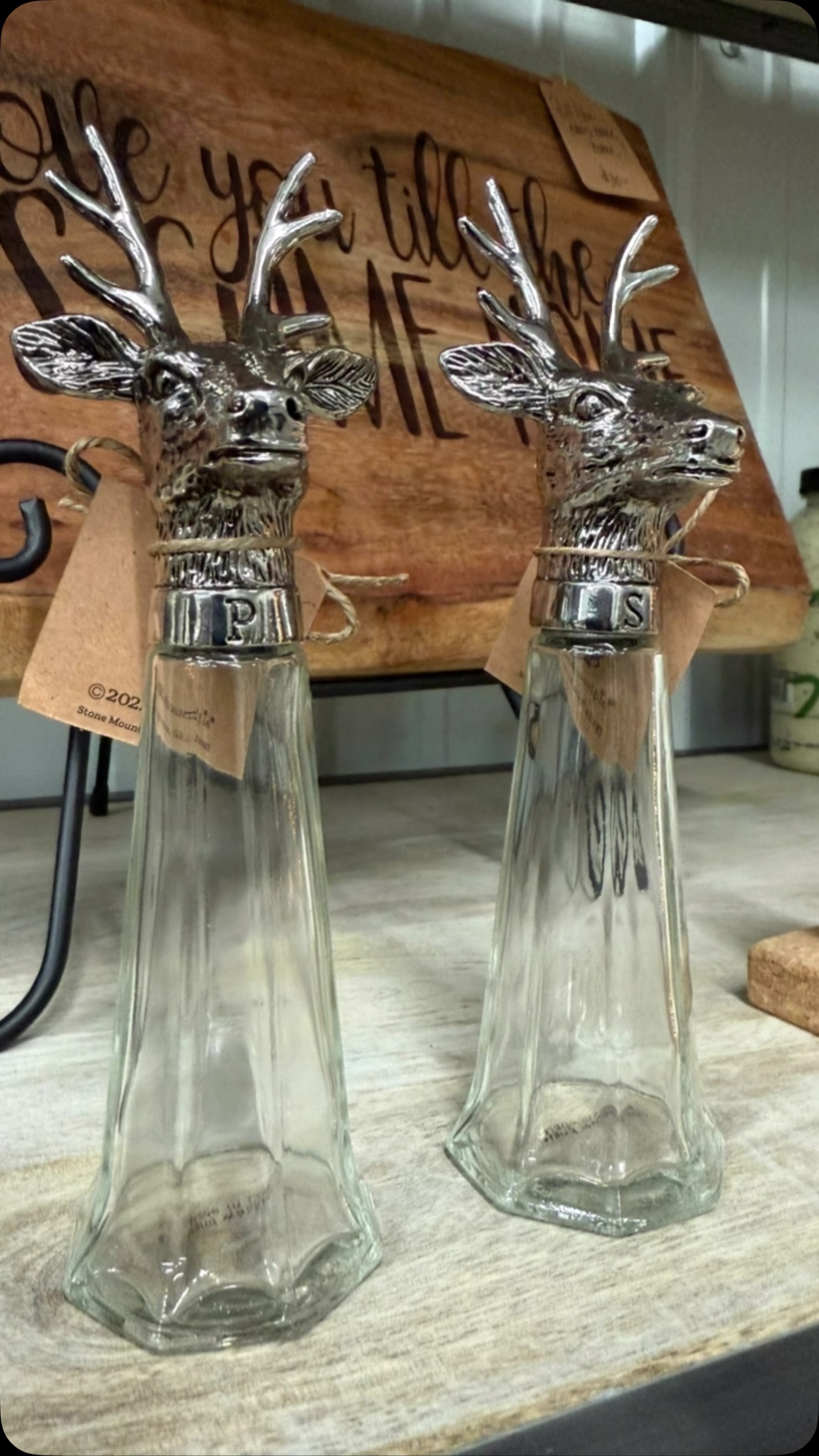 Christmas time is here! Still looking for that perfect gift for someone special? Check out The Curly Willow!
Just as their logo says, they are “Rooted in Design”! Not only will you find great gift ideas, but amazing furnishings and home decor!!! Located at 1820 Daniel Boone Industrial Parkway in Truesdale, MO. You will love what you find!