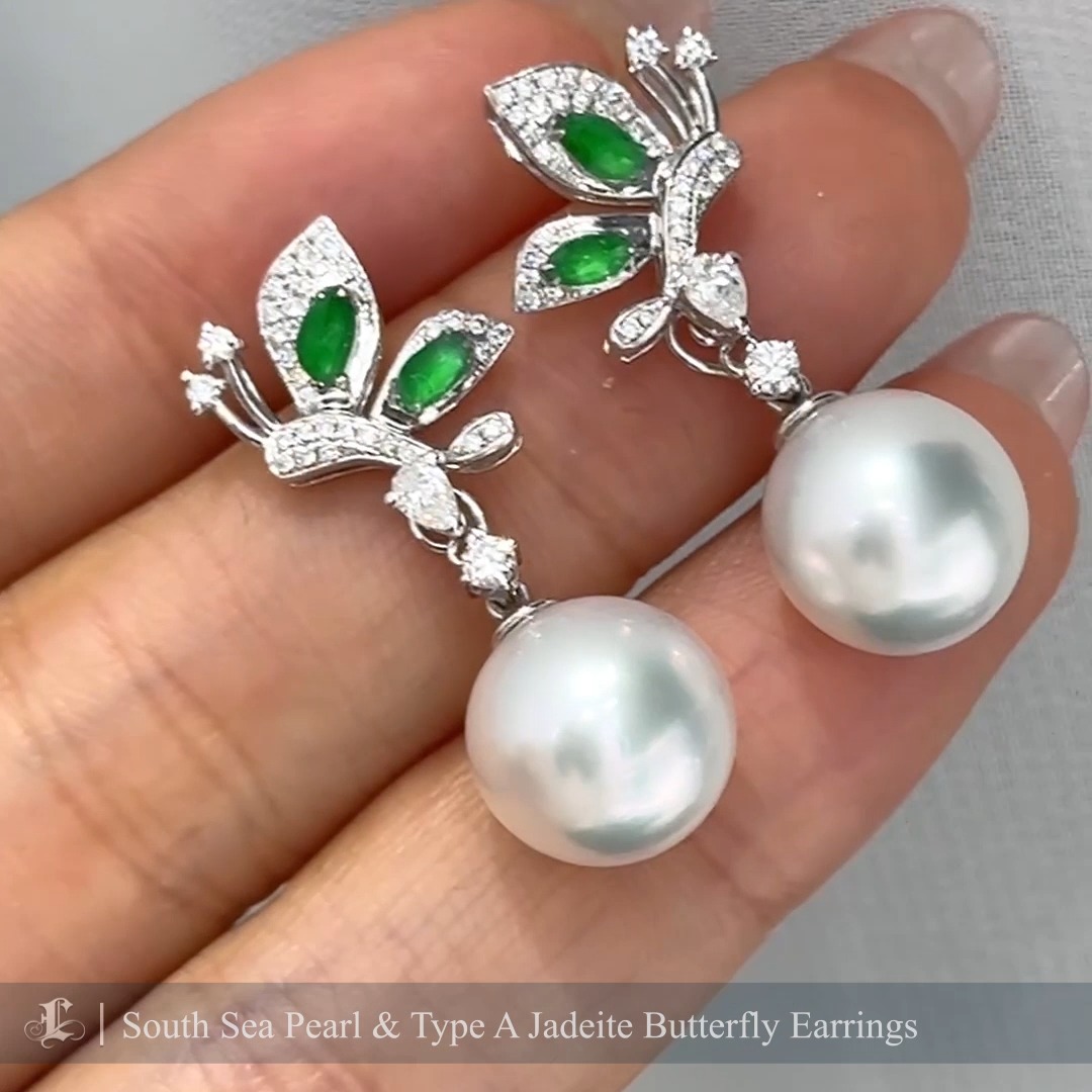 These exquisite earrings showcase the perfect harmony of elegance and sophistication. They exude timeless luxury, featuring top-grade Type A jadeite (翡翠) with its mesmerizing green hue, delicately set in shimmering pavé diamond accents. Paired with luminous Aurora South Sea white pearls, renowned for their luster and rarity, these earrings are an actual statement piece. The intricate butterfly-inspired design adds a touch of charm and femininity, making them ideal for special occasions or to elevate your everyday style. Crafted with precision and artistry, these earrings are a testament to impeccable craftsmanship and natural beauty.
#southseapearlearrings #jadeearrings #jadejewelry