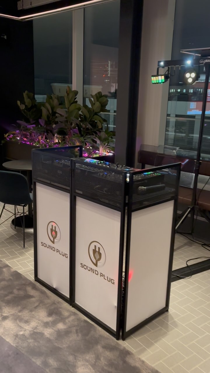 🎶 Taking your events to the next level! With our new tour-grade sound equipment, @sound_plug is ready to deliver unmatched audio experiences for larger venues and unforgettable shows. Let us bring the noise, so you can bring the crowd.
🎤 Your Sound, Amplified.
#SoundPlug #TourGradeSound #LiveEventAudio #VenueSoundExperts #UnforgettableSound #BiggerVenuesBetterSound