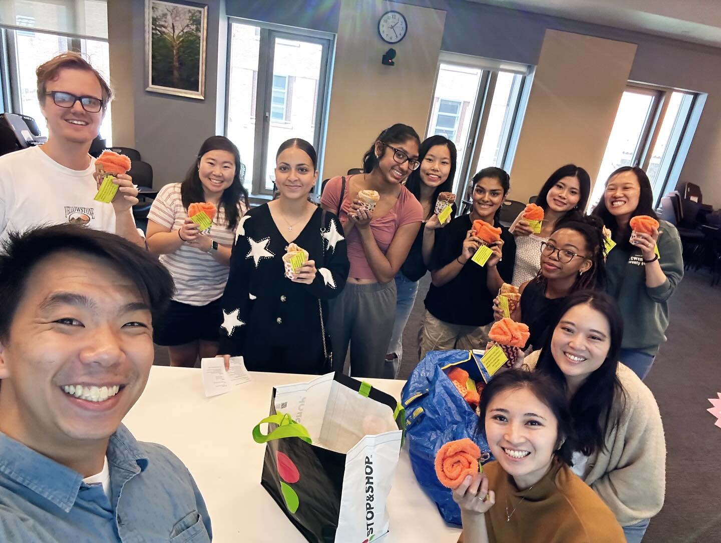 ELDERLY CARE HOME VISITS // โค๏ธ Thatโs a wrap on our Elderly care home visits for this semester! Each month for Halloween, Thanksgiving and Christmas we spent a Saturday giving gifts, spreading holiday cheer and sharing Godโs love with the residents at convalescent homes in the area!